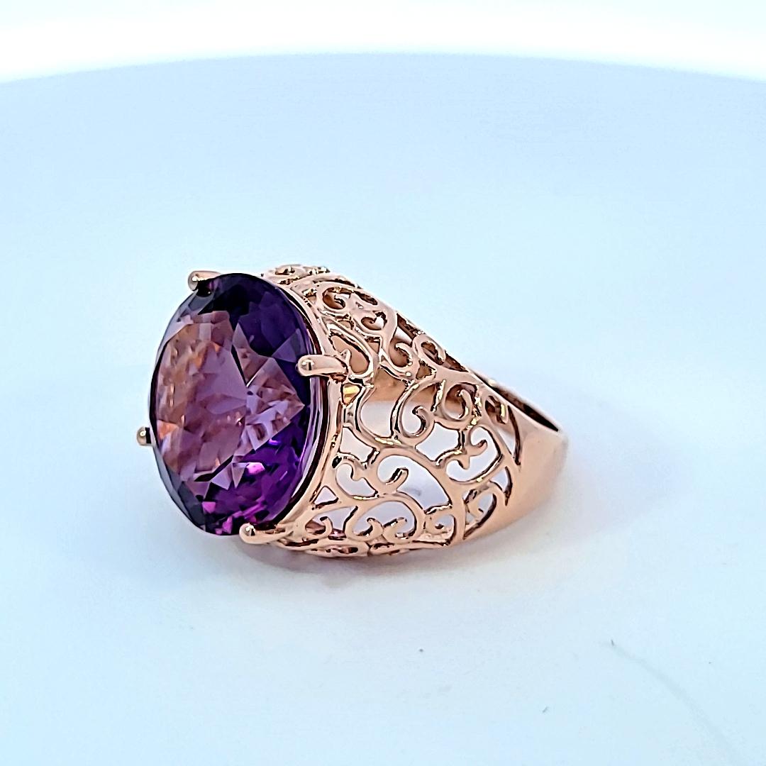 Rose Gold Amethyst Ring In Good Condition For Sale In Dallas, TX
