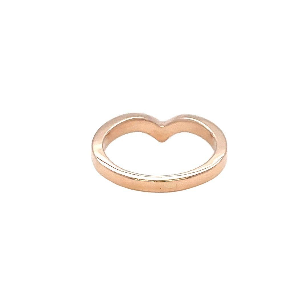Round Cut Rose Gold and Diamond V Ring For Sale