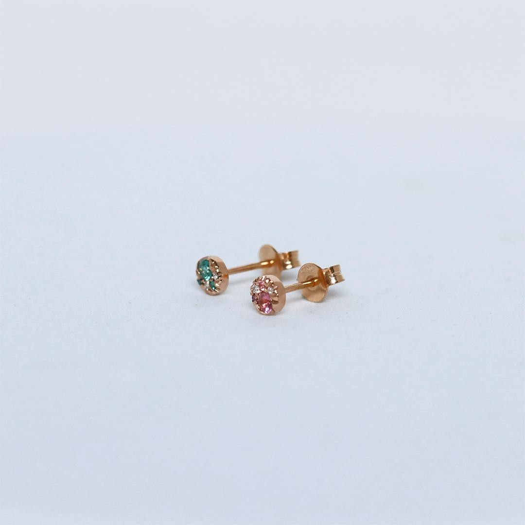 Contemporary Rose Gold Asymmetrical 5 mm Diamond Padparadscha Sapphire Spinel Stud Earrings For Sale