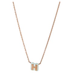 Or rose  Pendentif mini initiale H en émail bleu ciel