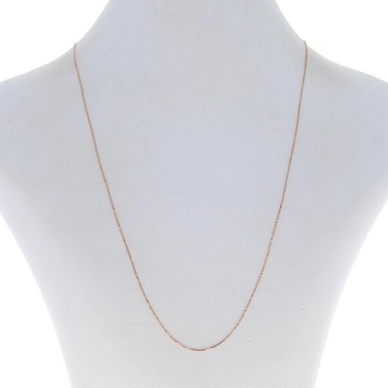 Metal Content: 14k Rose Gold

Chain Style: Box
Necklace Style: Chain
Fastening Type: Lobster Claw Clasp

Measurements

Length: 18
