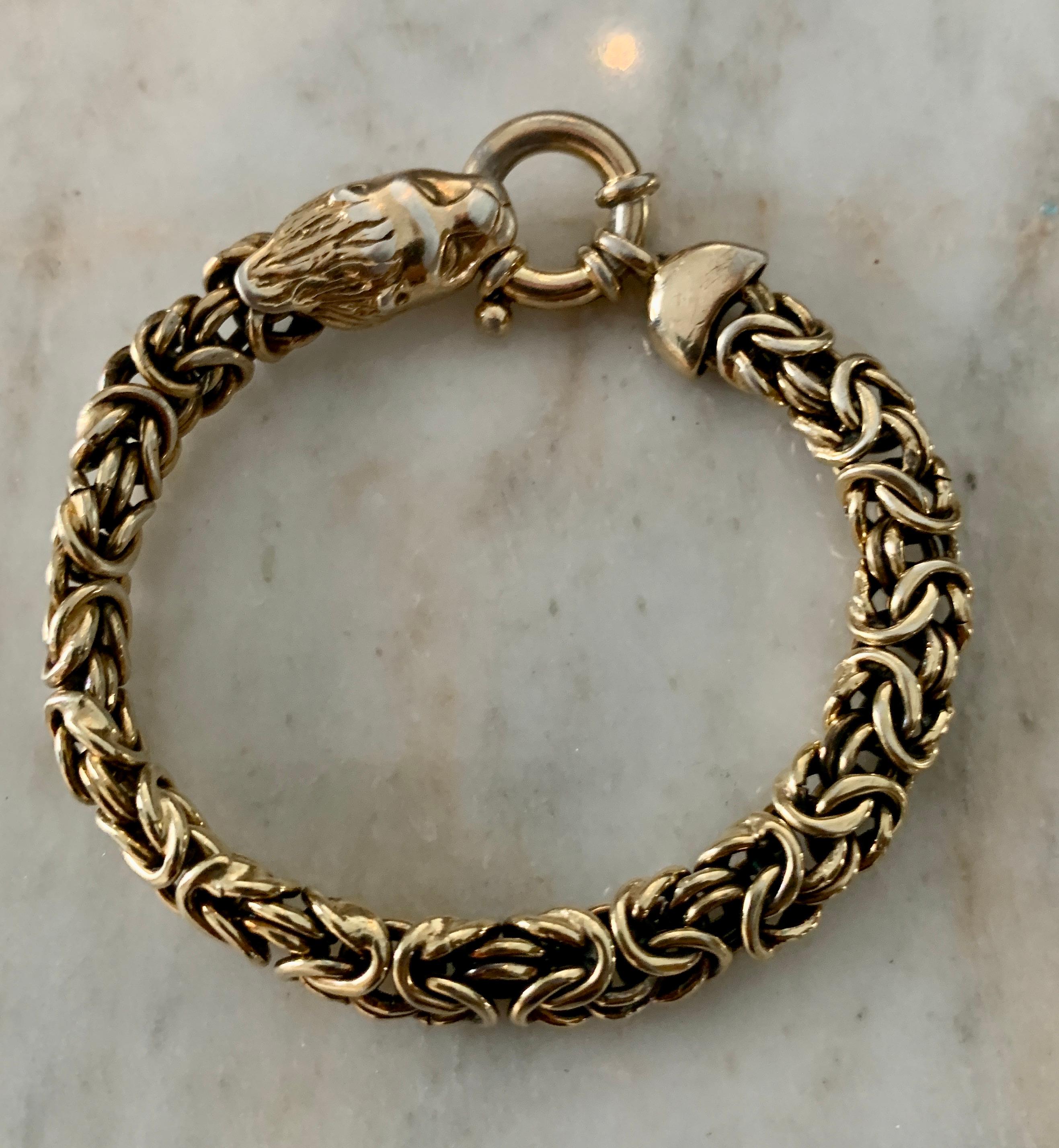 Rose Gold Chain Mail Bracelet with Lion Closure For Sale 1