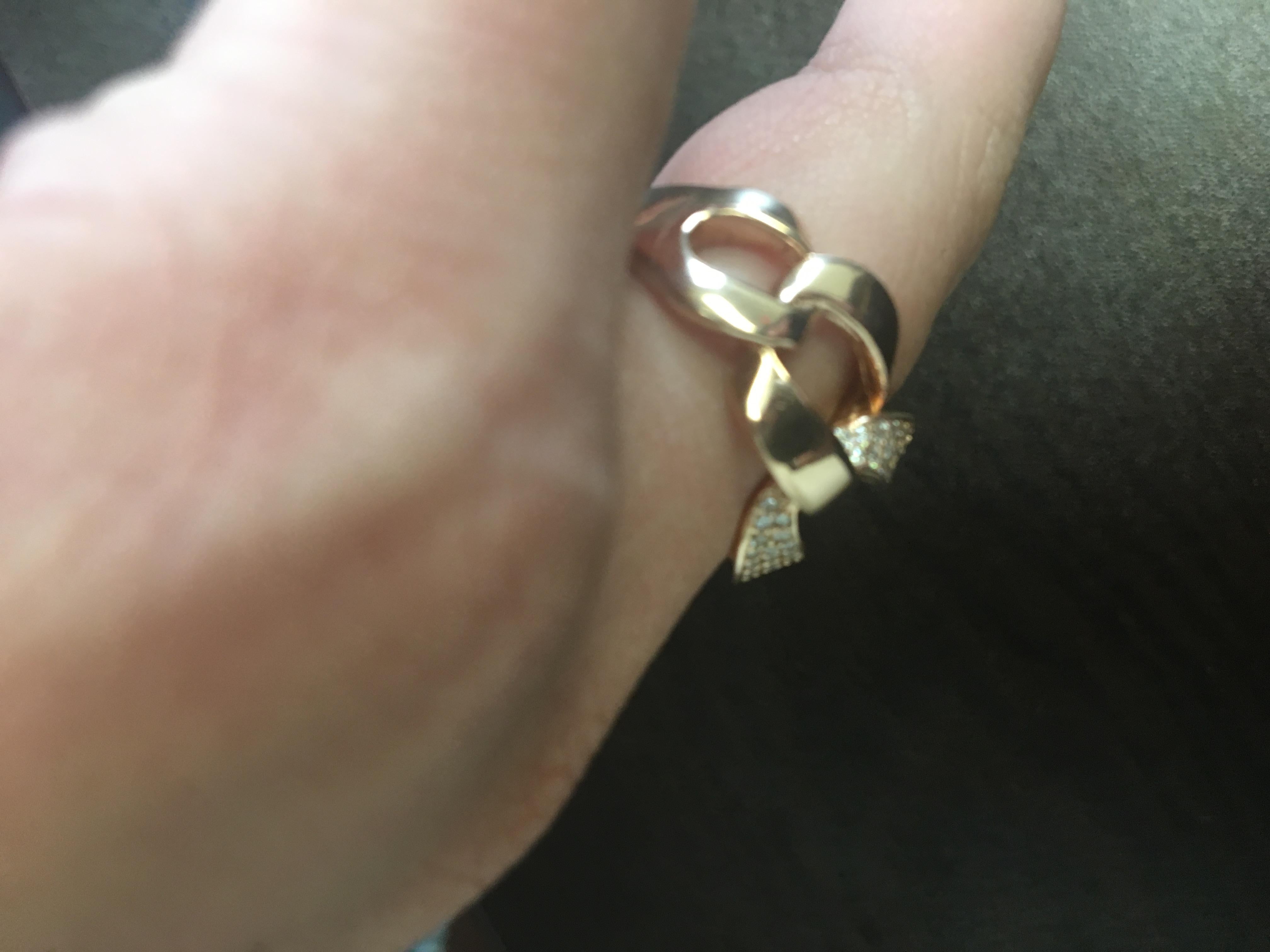 Round Cut Rose Gold Chain Ring For Sale