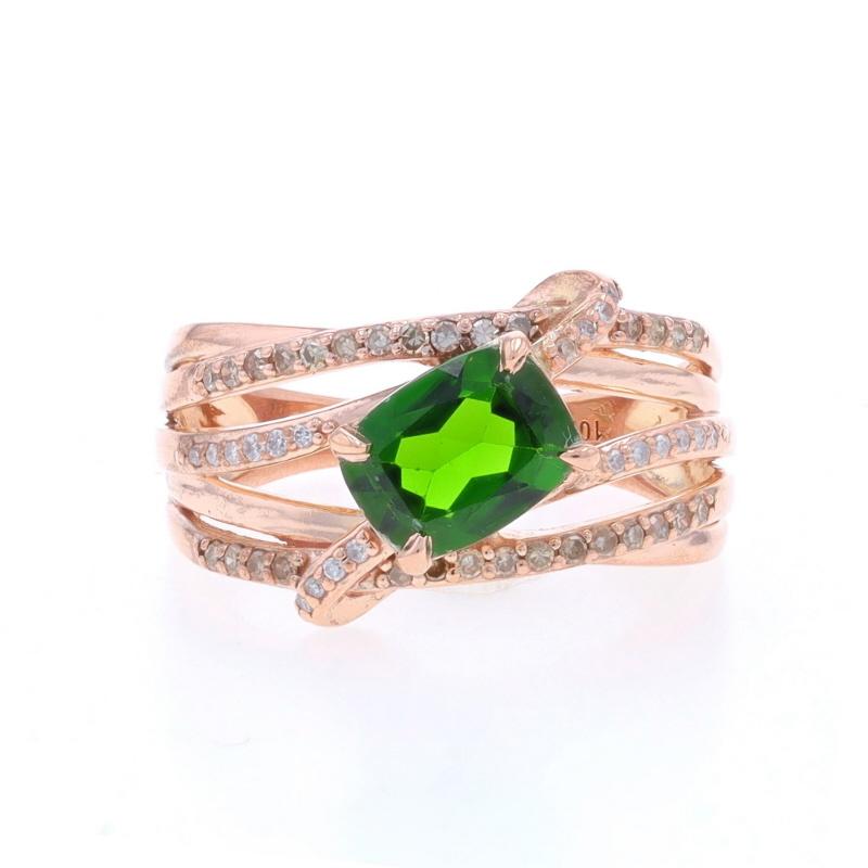 Taille : 7
Frais de taille : Up&Up 2 tailles pour $40 ou Down 1 taille pour $30

Contenu du métal : Or rose 10k

Informations sur les pierres

Diopside chromé naturel
Carat(s) : 1.32ct
Coupe : Coussin
Couleur : Vert

Diamants naturels
Carat(s) :