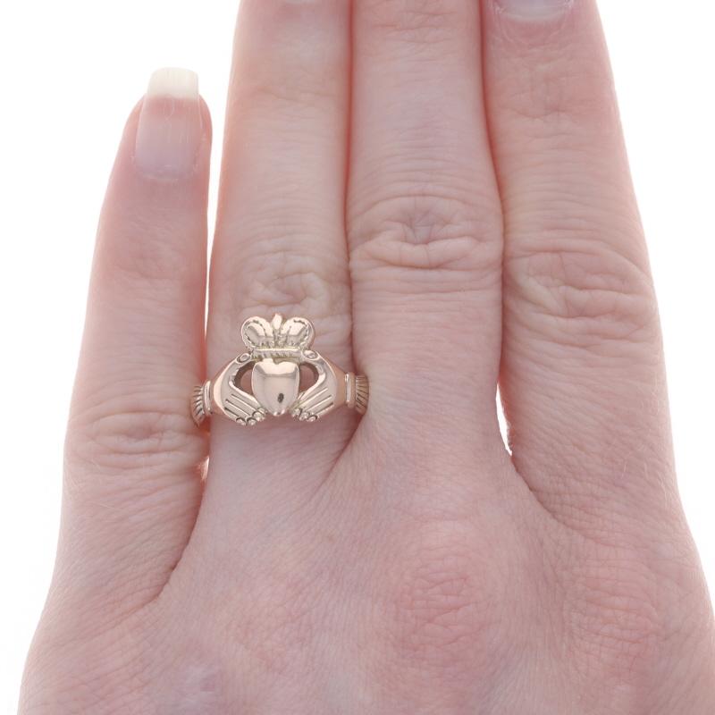claddagh ring rose gold