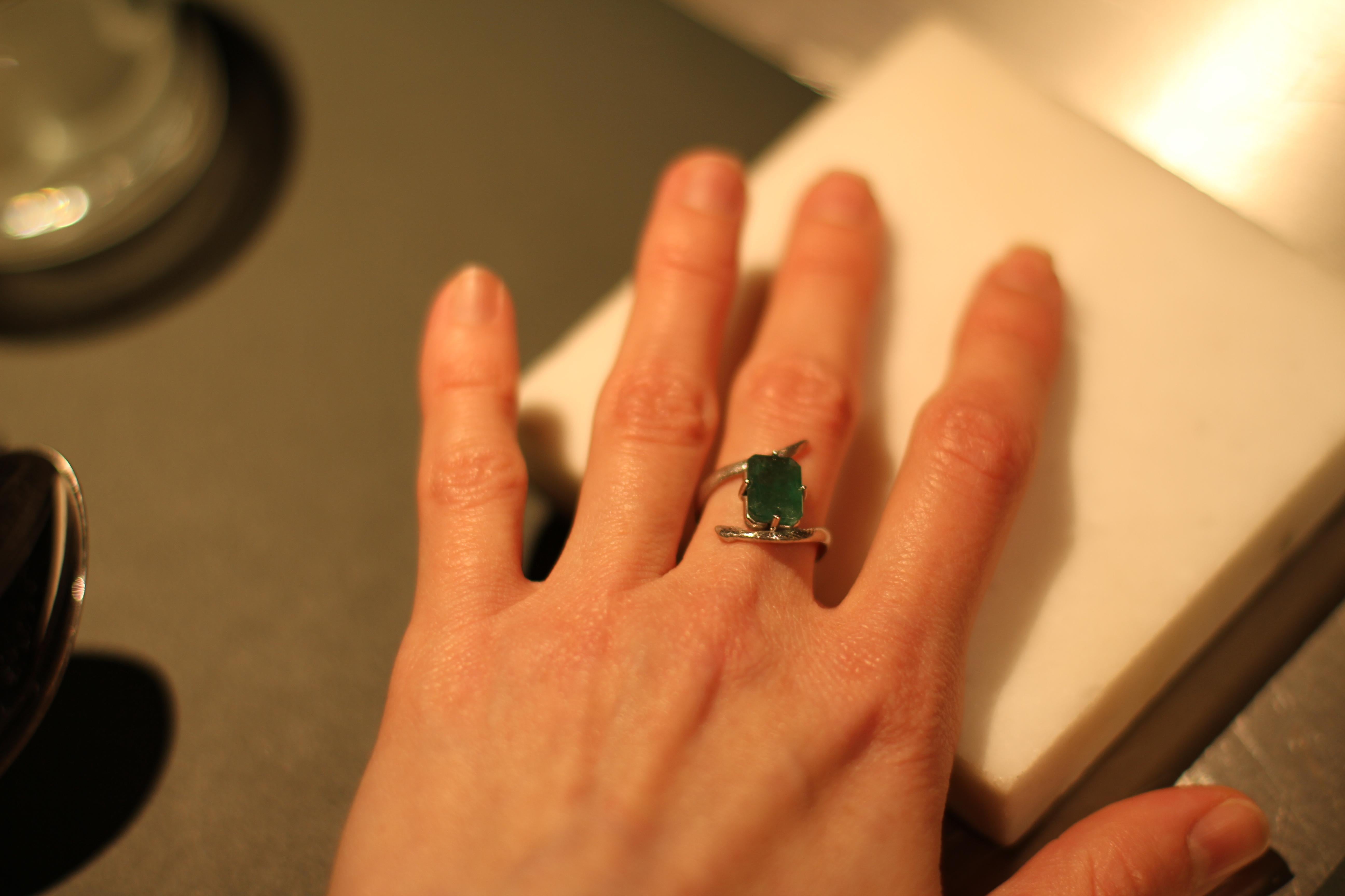Octagon Cut Rose Gold Contemporary Serpent Ring with Three Carats Natural Green Emerald For Sale