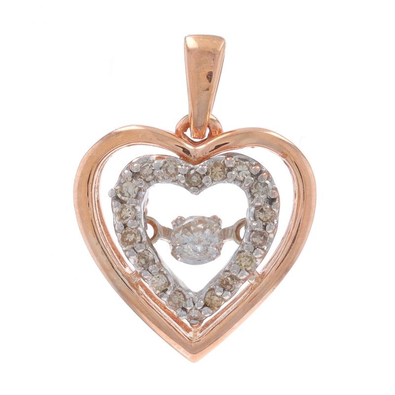 Contenu du métal : Or rose 10k et or blanc 10k

Informations sur les pierres

Diamants naturels
Carat(s) : 0.20ctw
Coupe : Brillant rond
Couleur : I - J
Clarté : SI1- SI2

Total des carats : .20ctw

Style : Diamant dansant, Halo
Thème : Cœurs