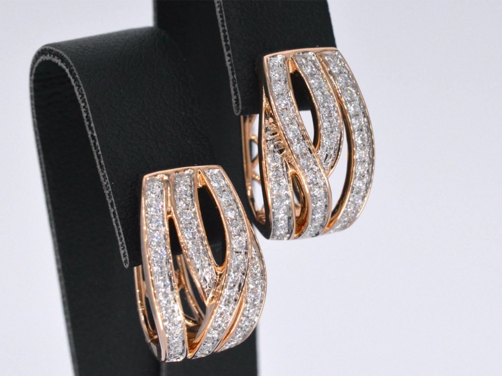 Rose Gold Design Earrings with Brilliant Diamonds In New Condition For Sale In AMSTELVEEN, NH