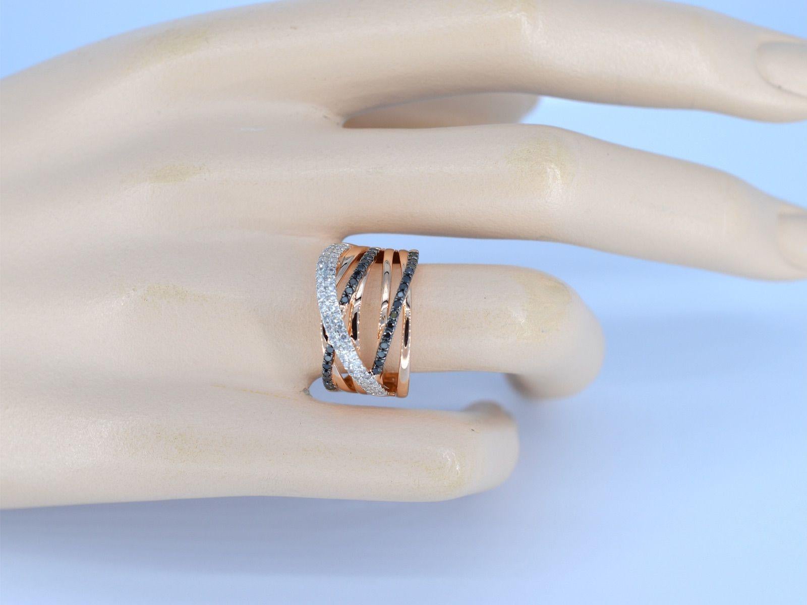 Contemporary Rose Gold Design Ring with White and Black Brilliant Diamonds For Sale