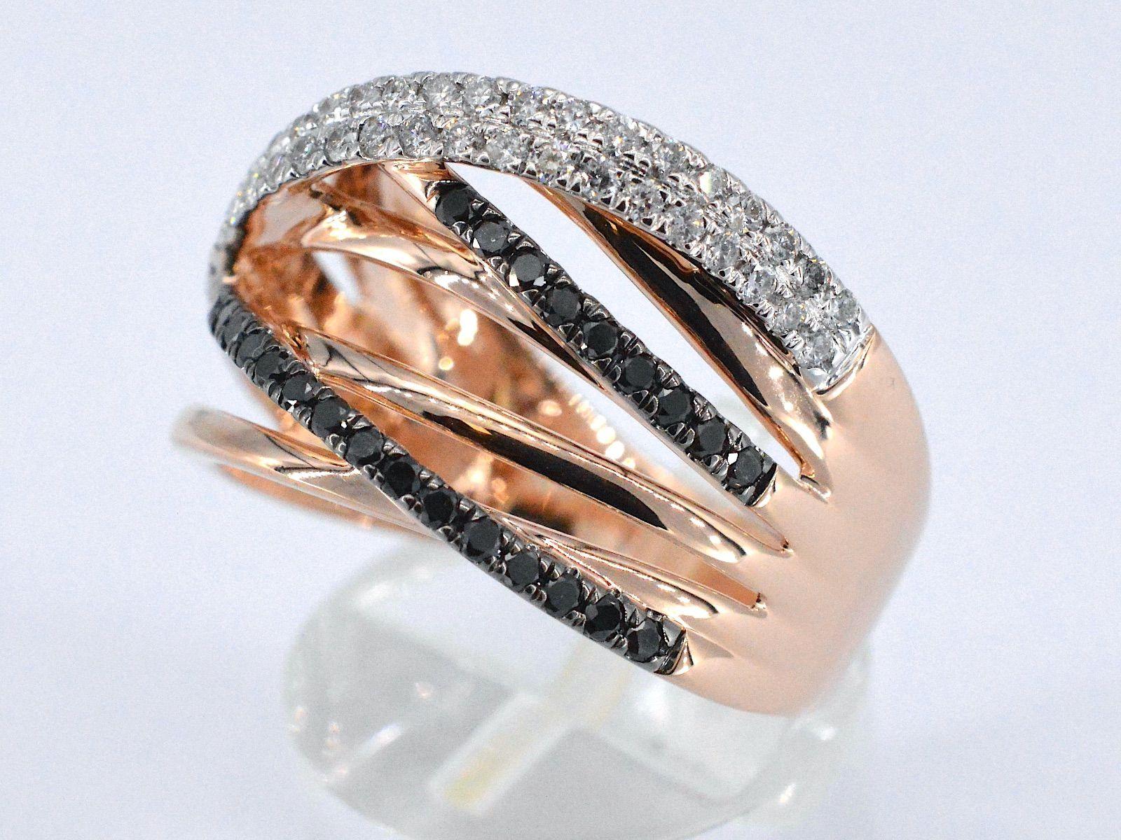 Brilliant Cut Rose Gold Design Ring with White and Black Brilliant Diamonds For Sale