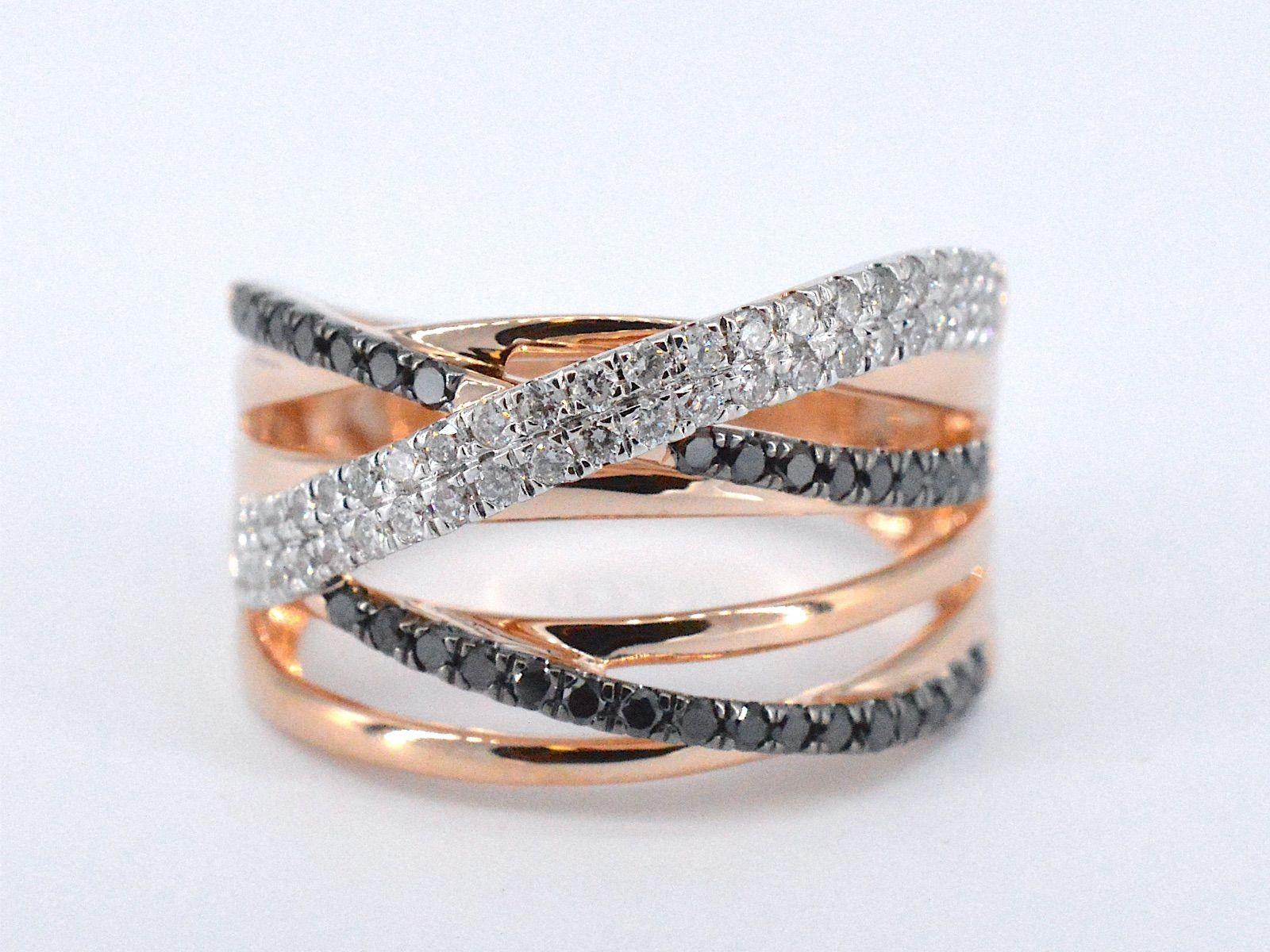 Women's Rose Gold Design Ring with White and Black Brilliant Diamonds For Sale