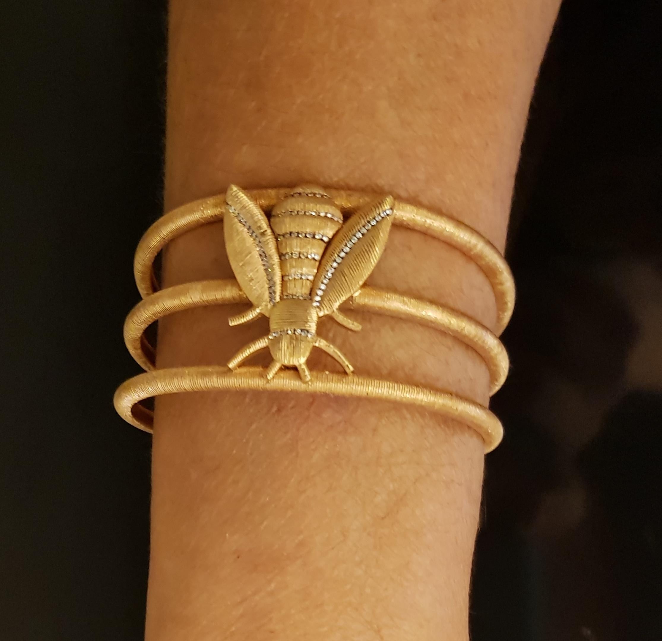 Round Cut Rose Gold Diamond Bee Cuff Bracelet For Sale