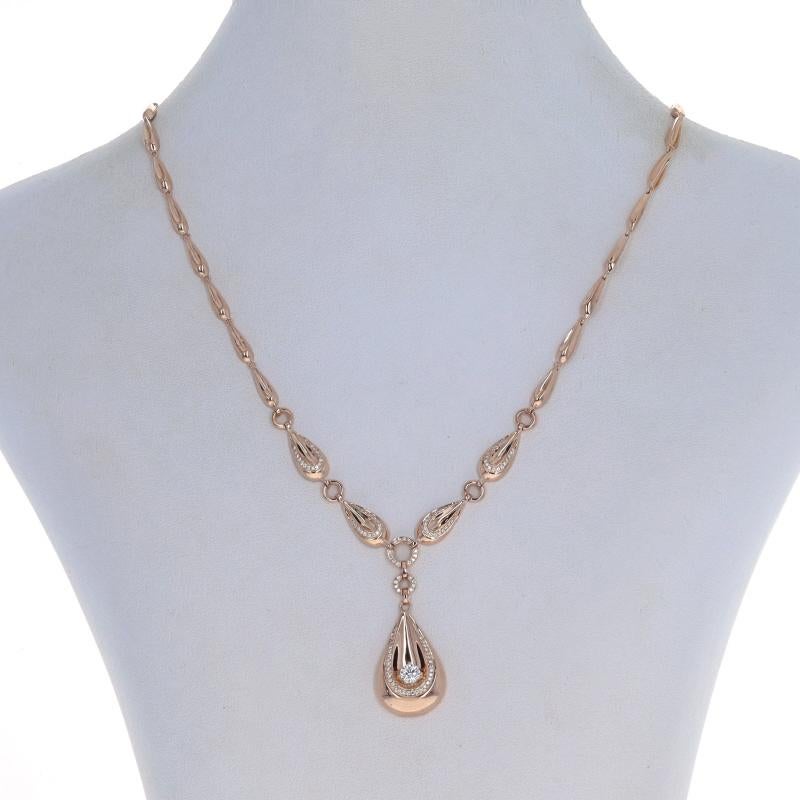 Contenido de metal: Oro rosa de 18 quilates

Información sobre Stone
Diamante natural
Quilate(s): .30 ct
Talla: Redondo brillante
Color: G
Claridad: VS1

Diamantes naturales
Quilate(s): .34ctw
Talla: Redondo brillante
Color: G - H
Claridad: VS1 -