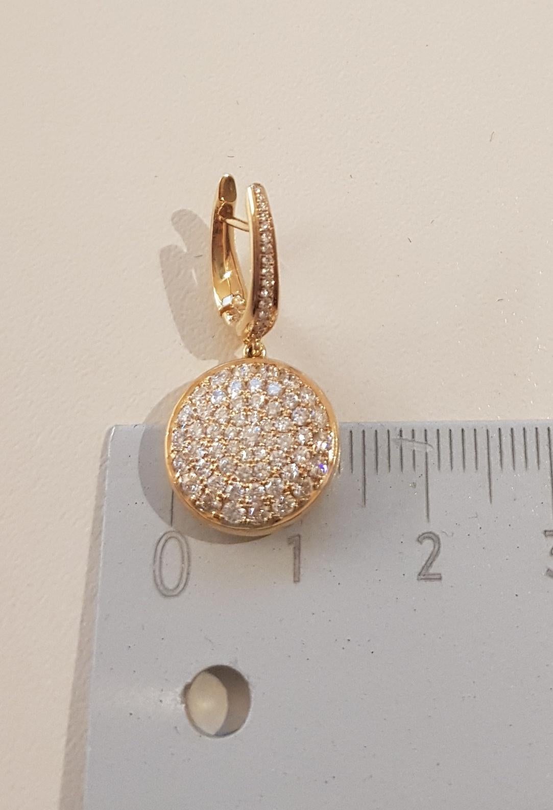 Round Cut Rose Gold Diamond Earring For Sale