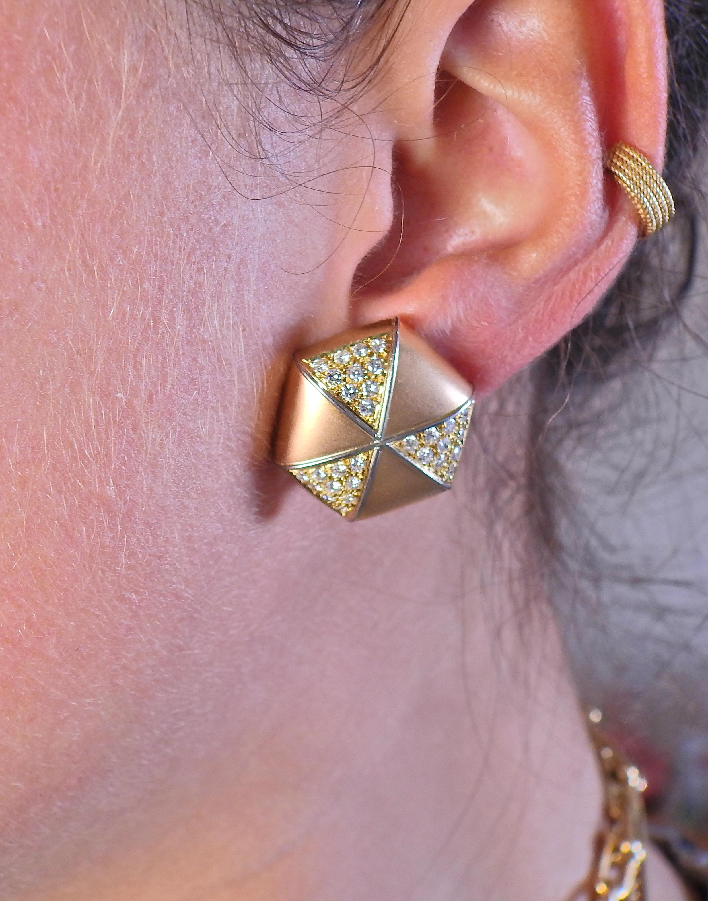 Boucles d'oreilles en or rose avec diamants Excellent état - En vente à New York, NY