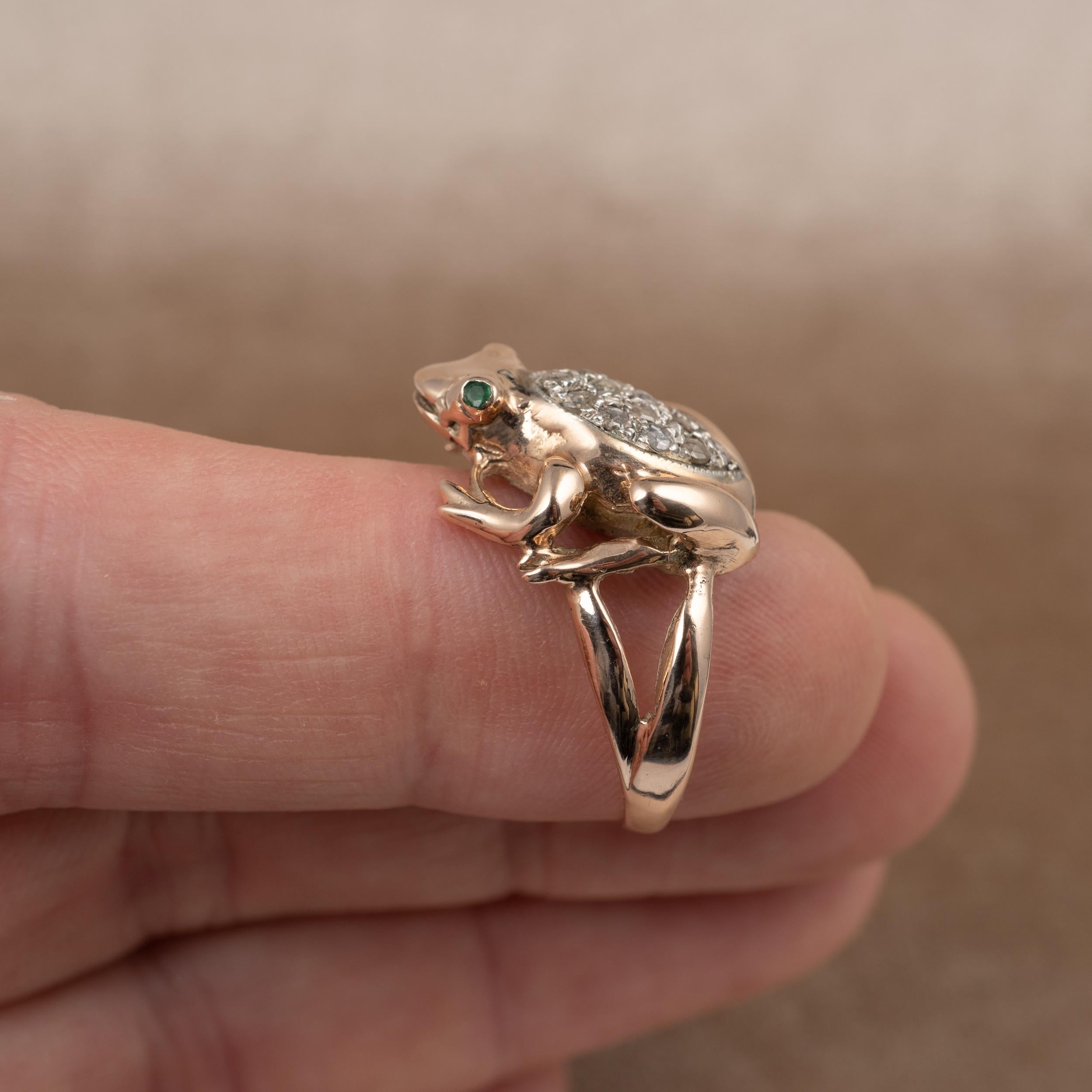 realistic frog ring