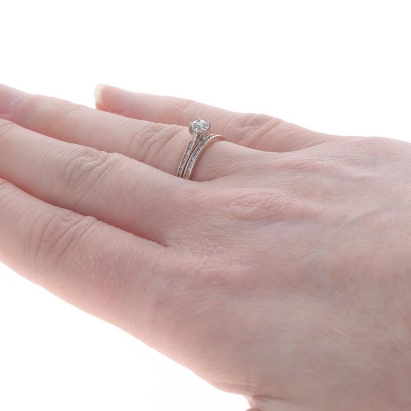 Verlobungsring & Ehering aus Roségold mit Diamanten - 10k rundem Brillanten .14ctw im Angebot 1