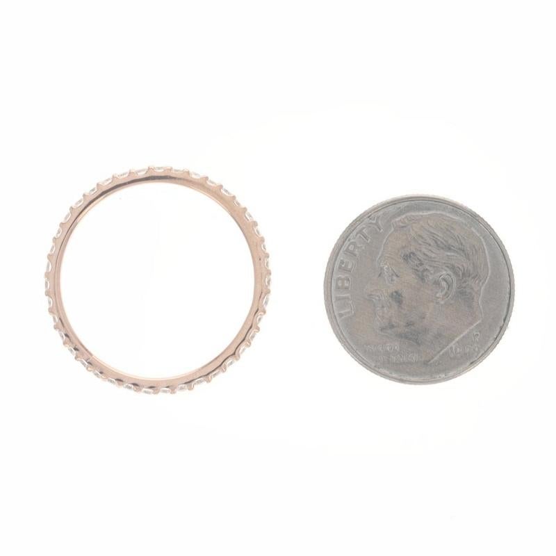 Eternity-Ehering aus Roségold mit Diamanten - 18k rund .50ctw Stapelbarer Ring Größe 8 im Angebot 1