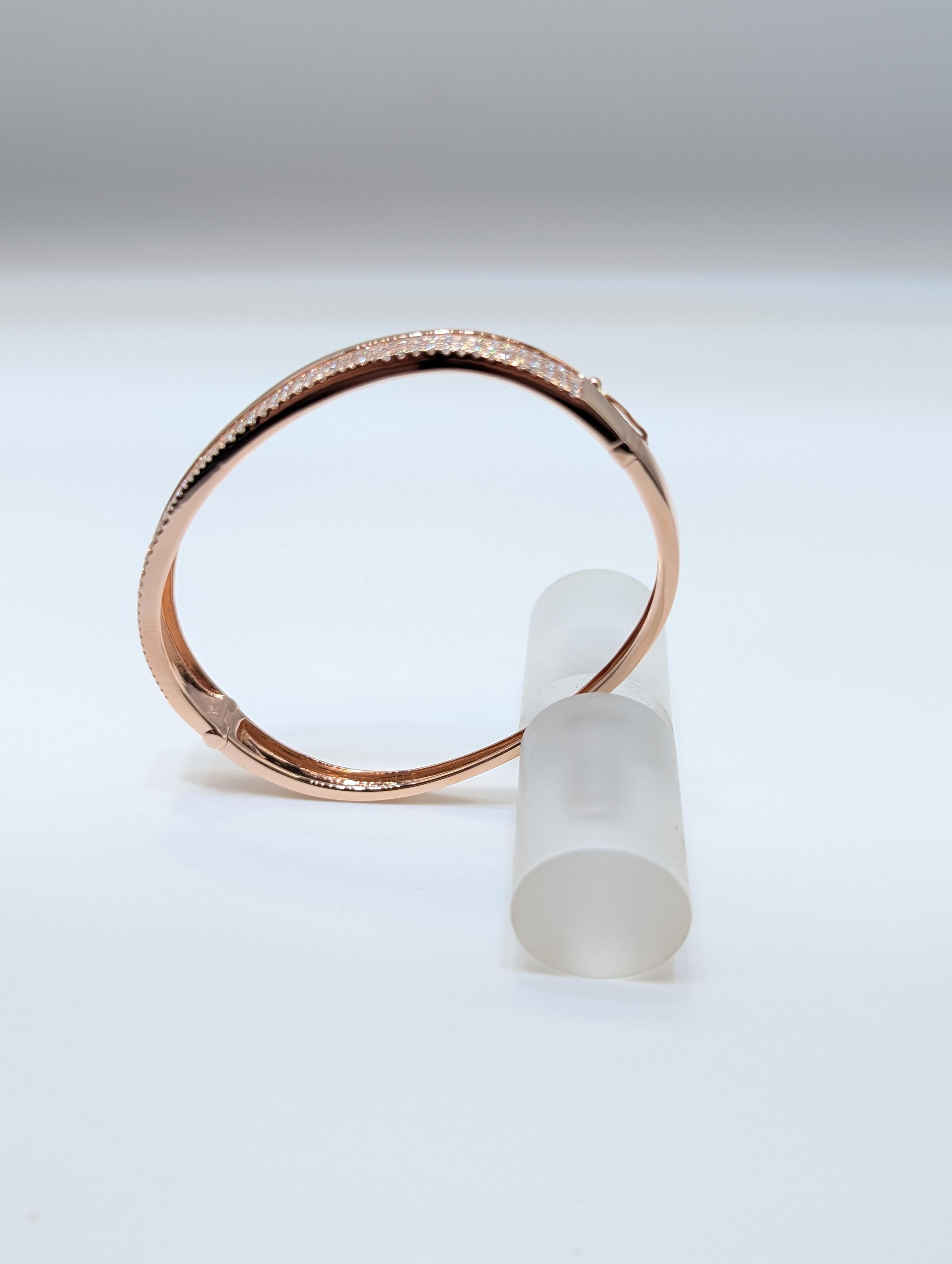 Rose Gold Diamond Fancy Stacking Bangle In New Condition For Sale In New York, US