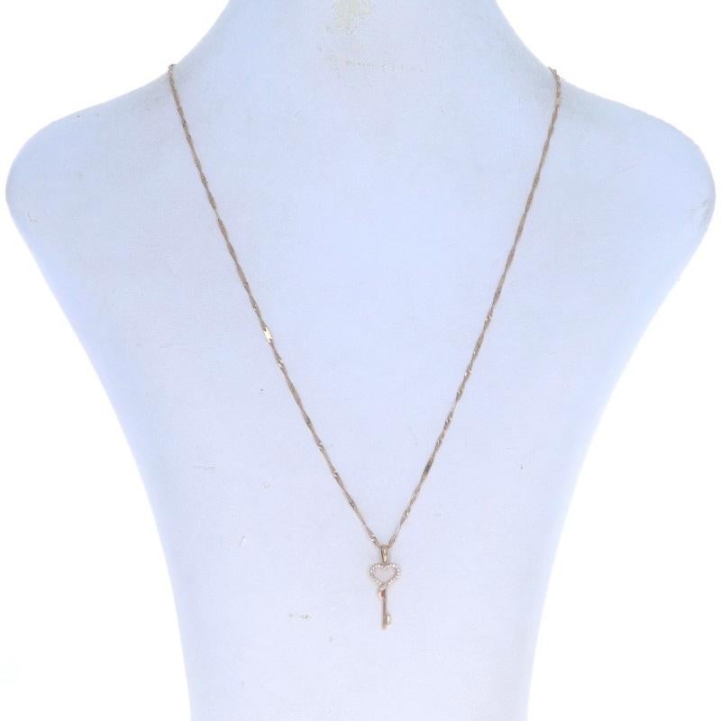 Taglio baguette Collana di chiavi scheletriche con diamanti in oro rosa da 18