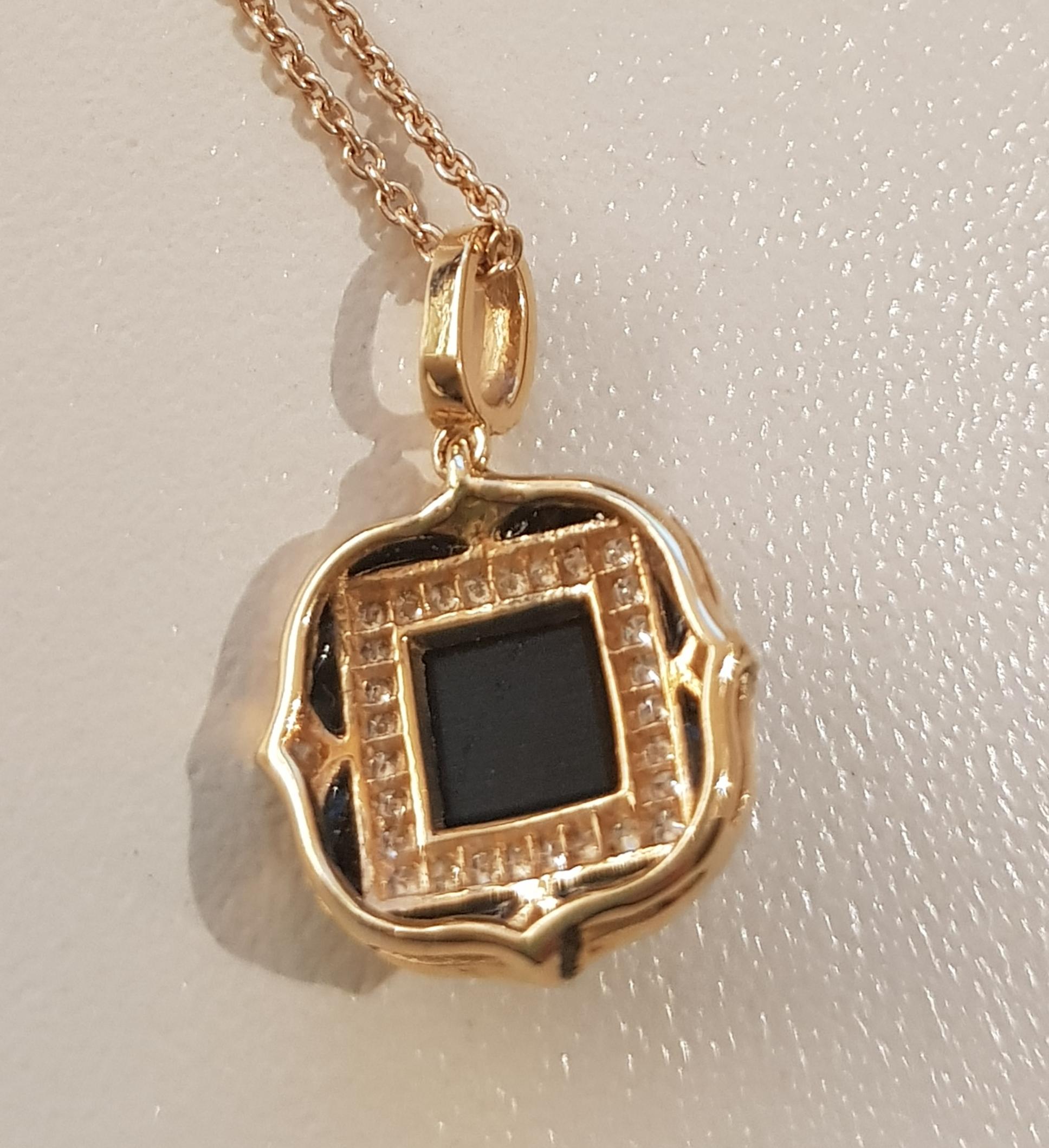 Round Cut Rose Gold Diamond Onyx Art Deco Necklace