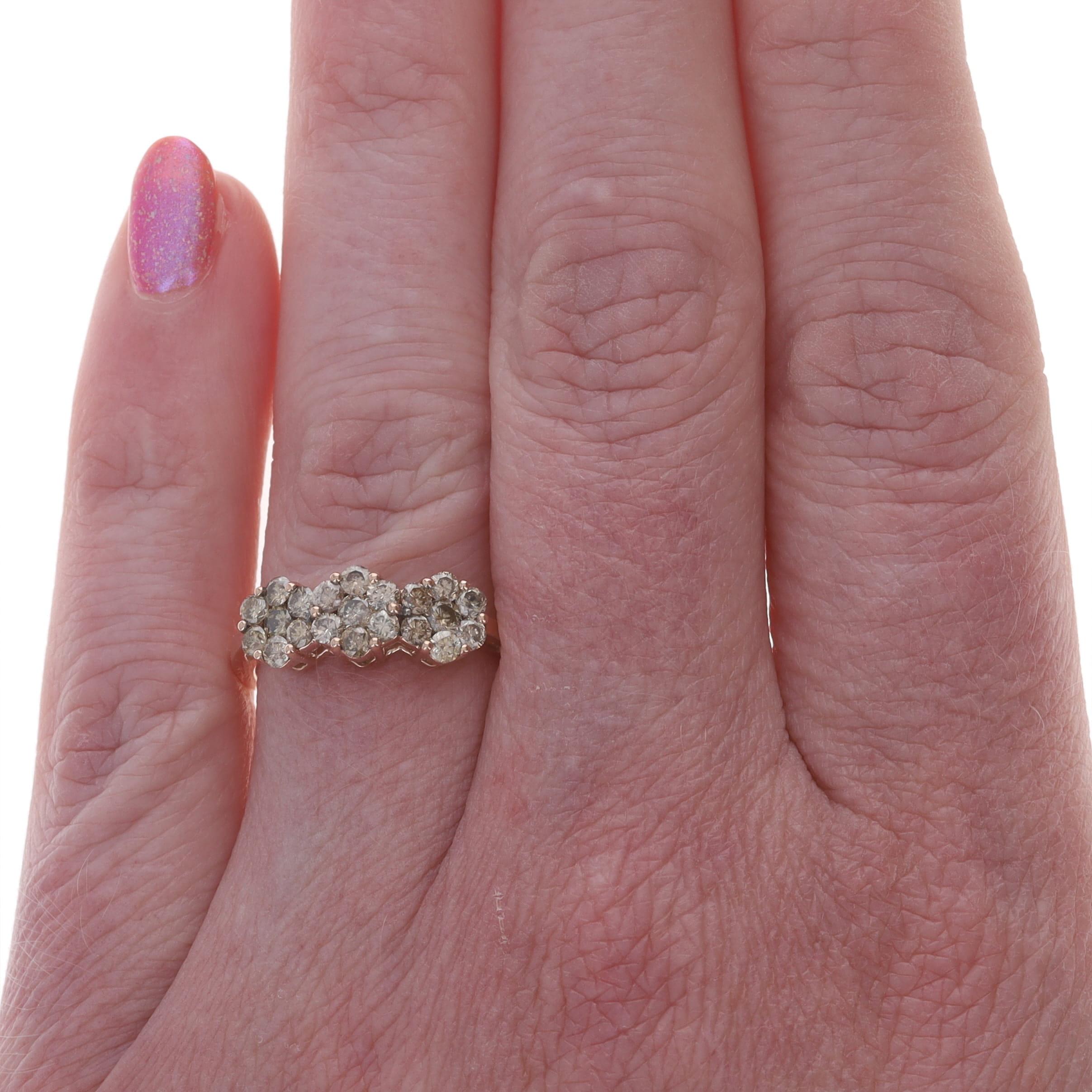 Anillo de Diamantes de Oro Rosa - Racimo Floral Brillante Redondo 14k 1.00ctw Corte redondo en venta