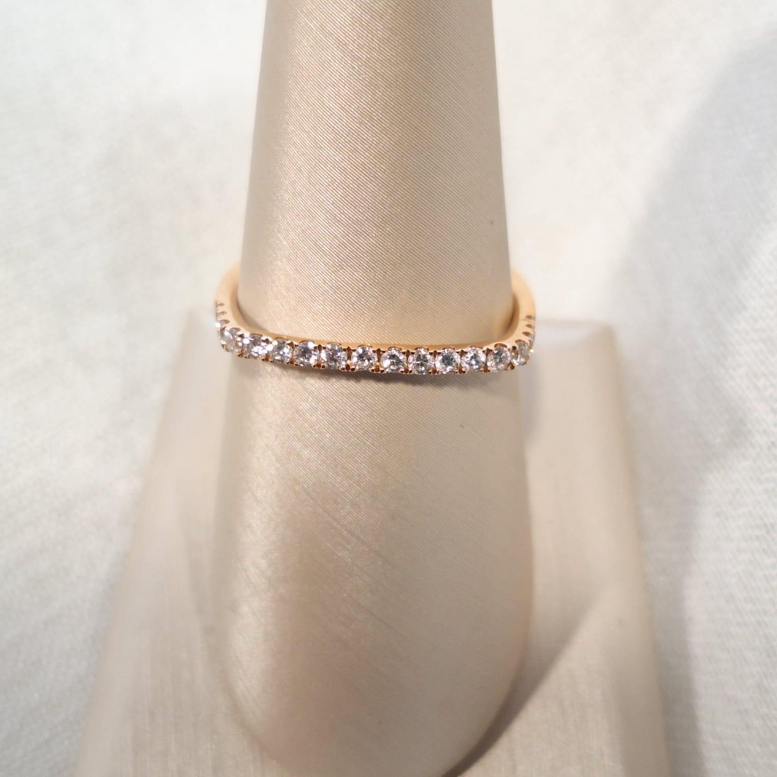 Moderne Anneau de mariage carré en or rose avec diamant en vente