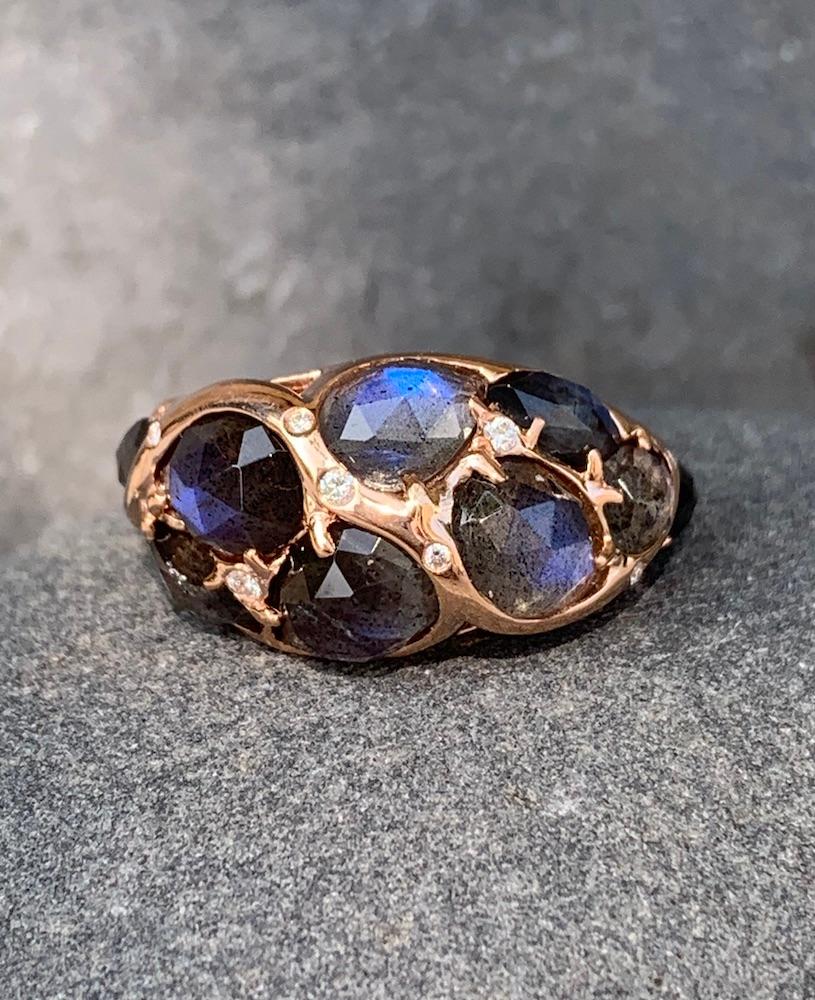 Rose Gold Dome Ring with Rose Cut Labradorite & Diamond Melee In New Condition For Sale In Weehawken, NJ