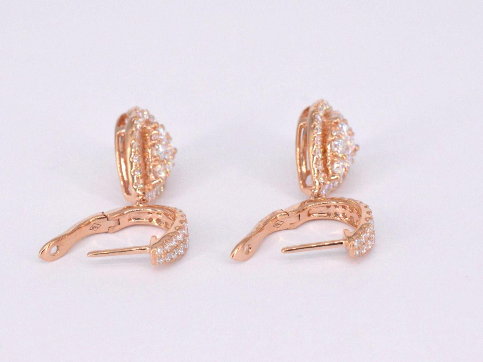 Rose gold drop-shaped earrings with brilliant cut diamonds In Excellent Condition For Sale In AMSTELVEEN, NH