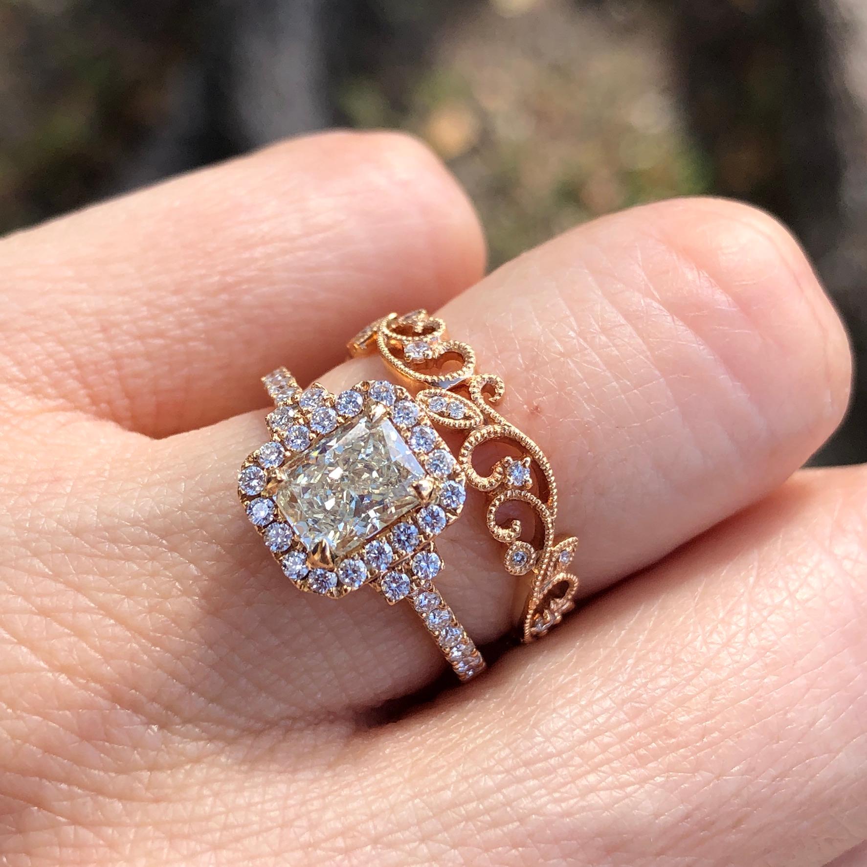 Contemporary Rose Gold Engagement Ring 1 Carat Radiant Cut Diamond For Sale
