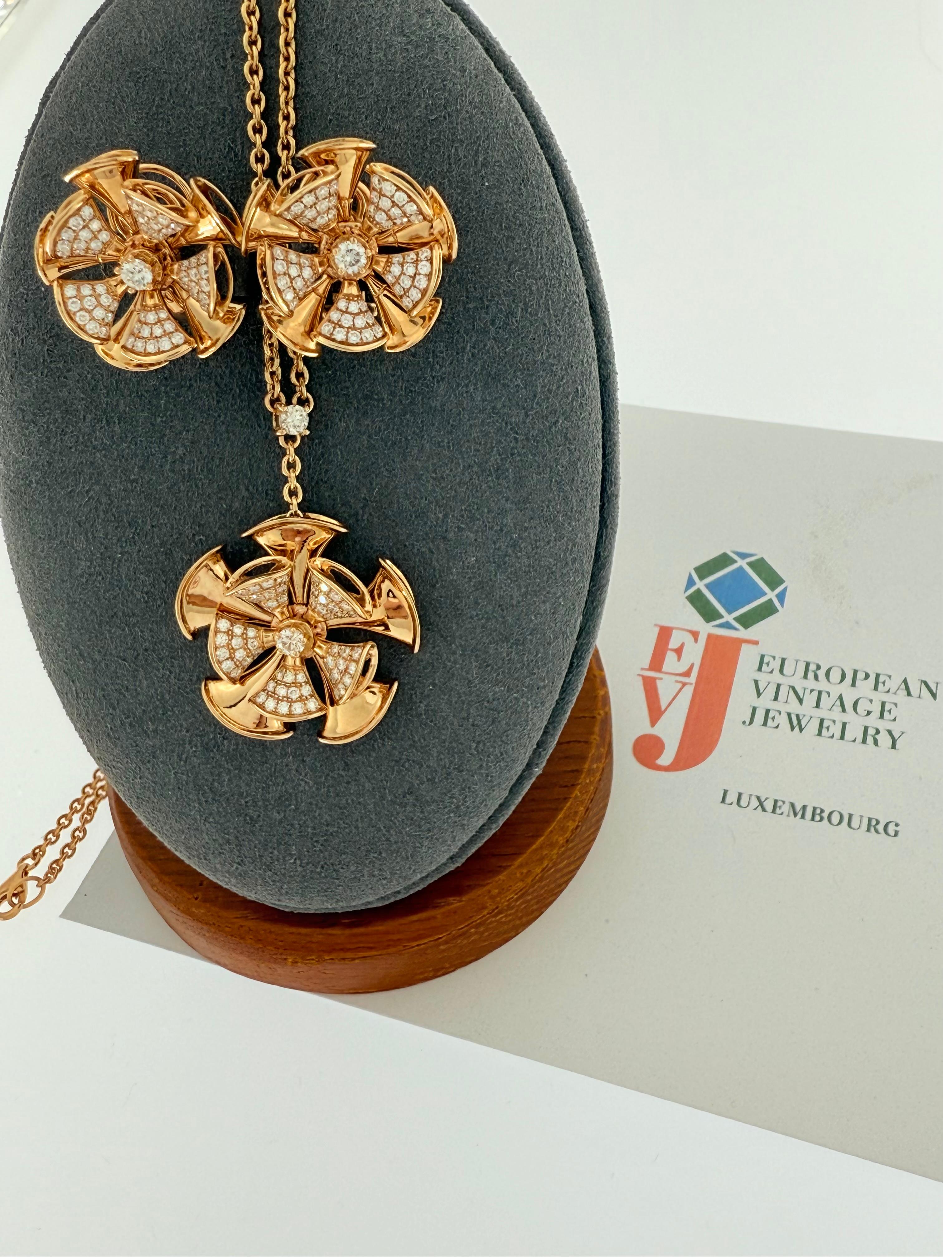 Taglio brillante Set di gioielli con fiori in oro rosa e diamanti Nature in vendita