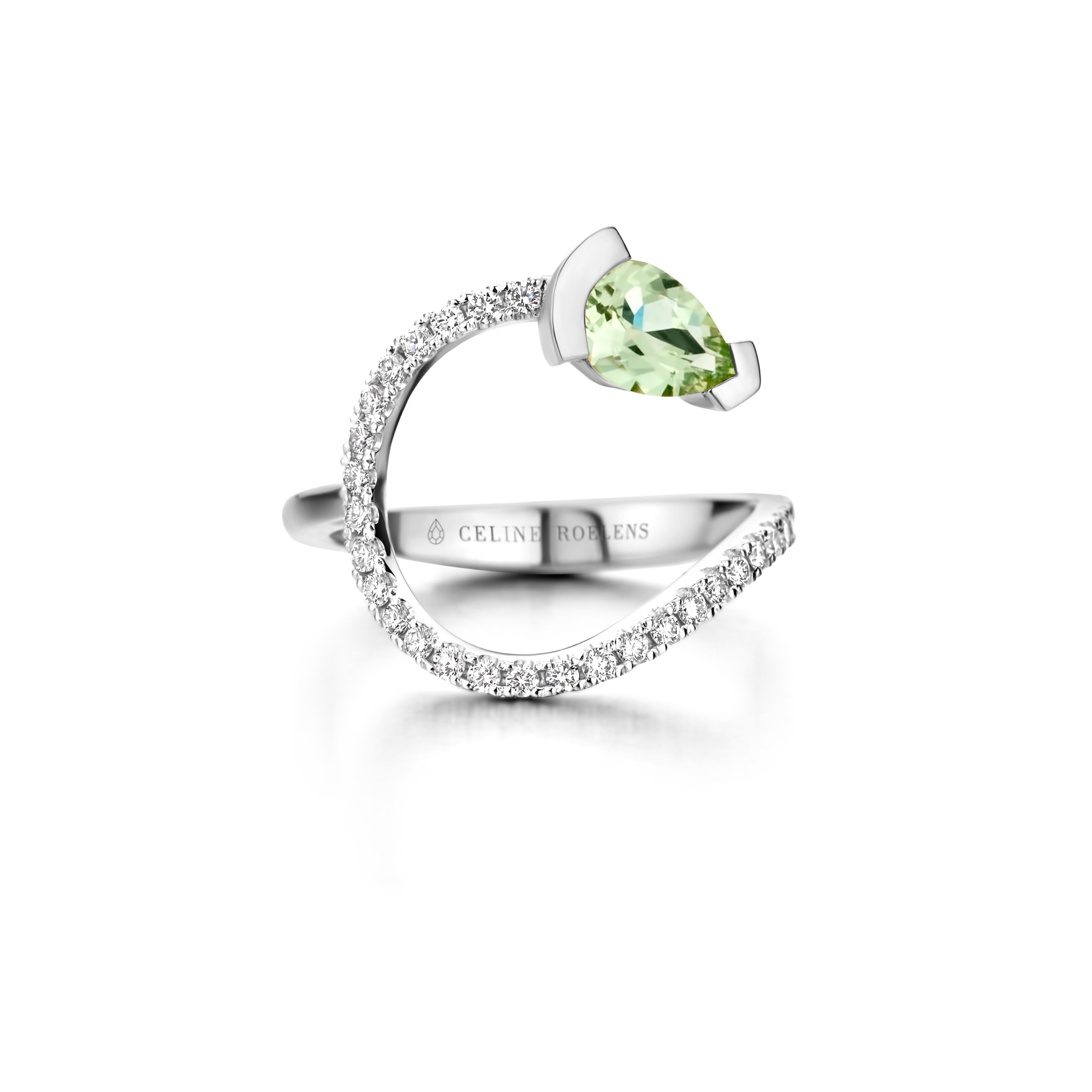 ADELINE curved ring in 18Kt rose gold set with a pear shaped Green beryl and 0,33 Ct of white brilliant cut diamonds - VS F quality.