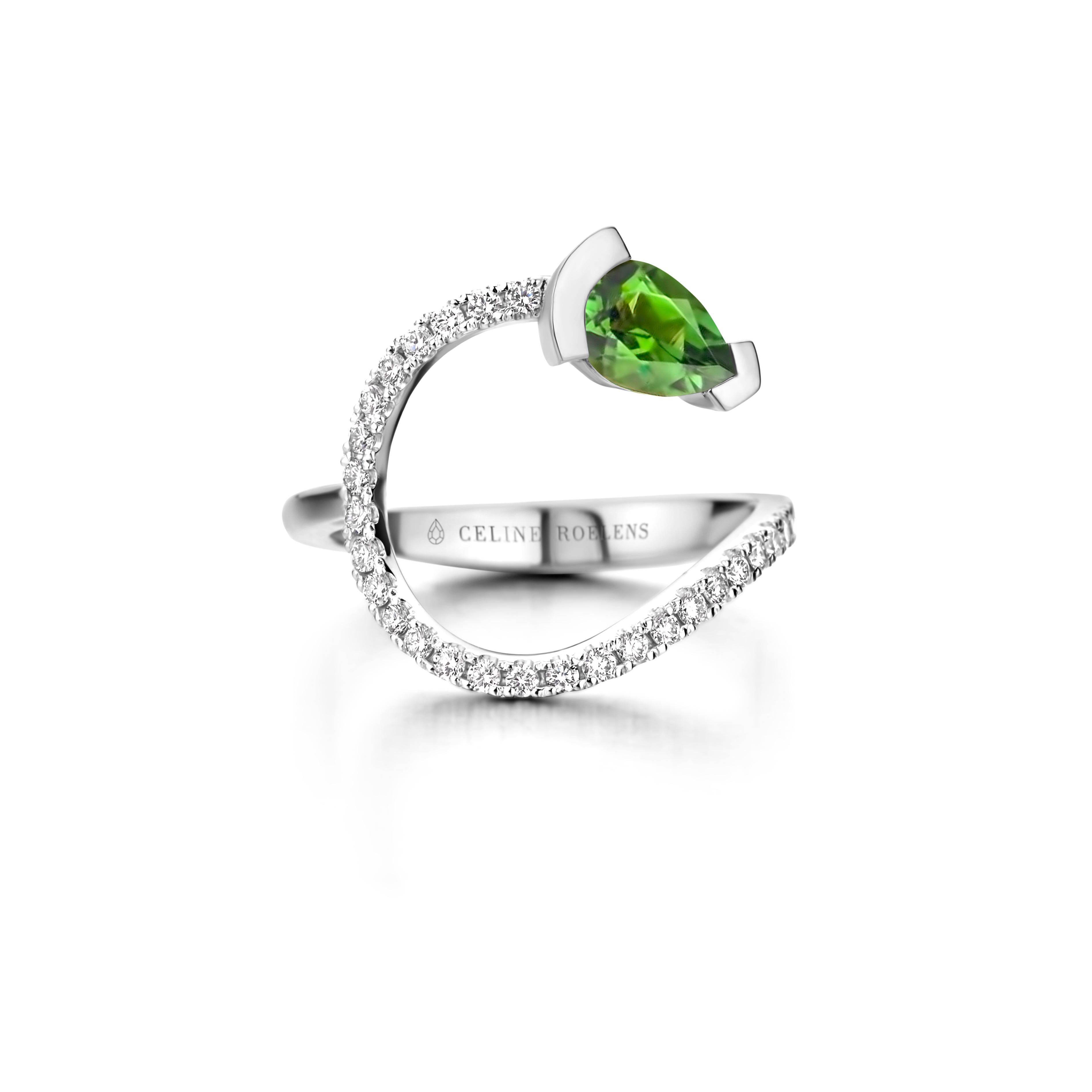ADELINE curved ring in 18Kt rose gold set with a pear shaped Green tourmaline and 0,33 Ct of white brilliant cut diamonds - VS F quality.