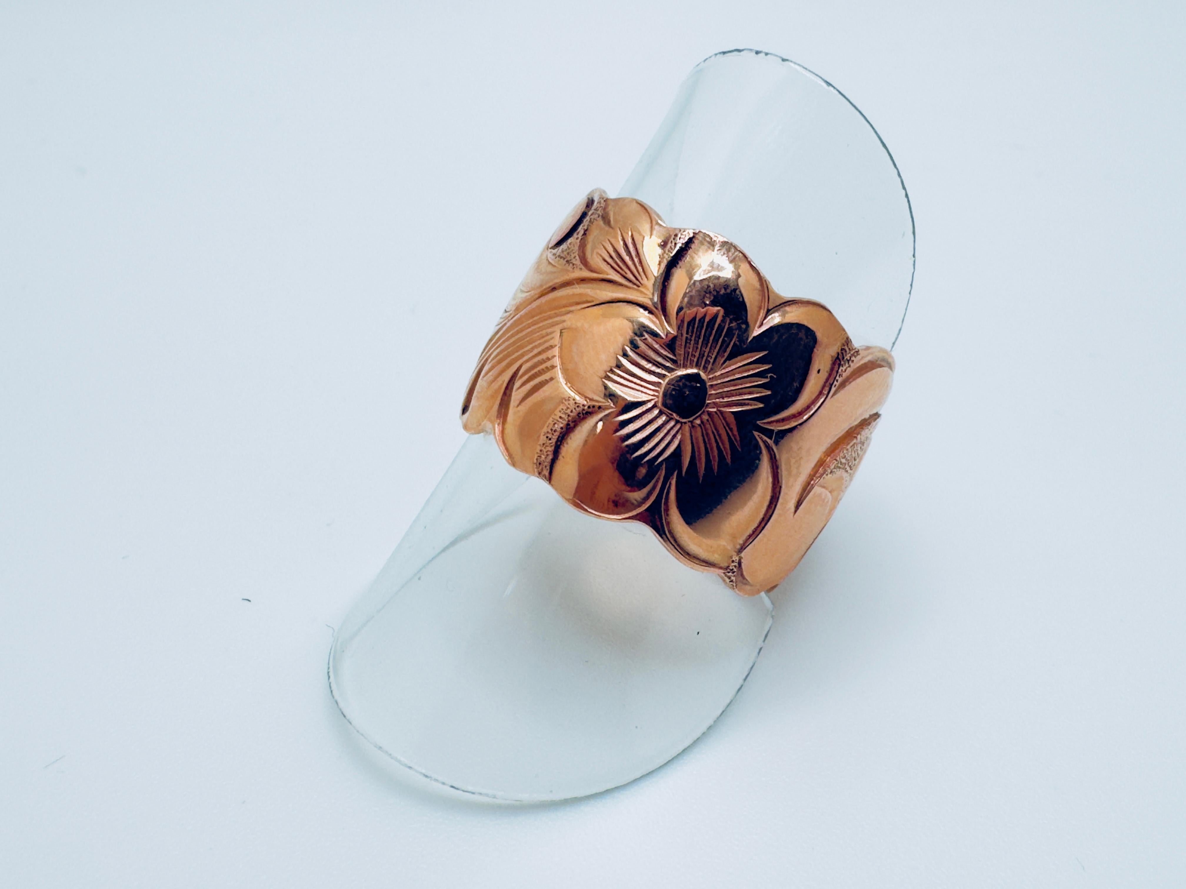 Bague hawaïenne à fleurs en or rose en vente 5