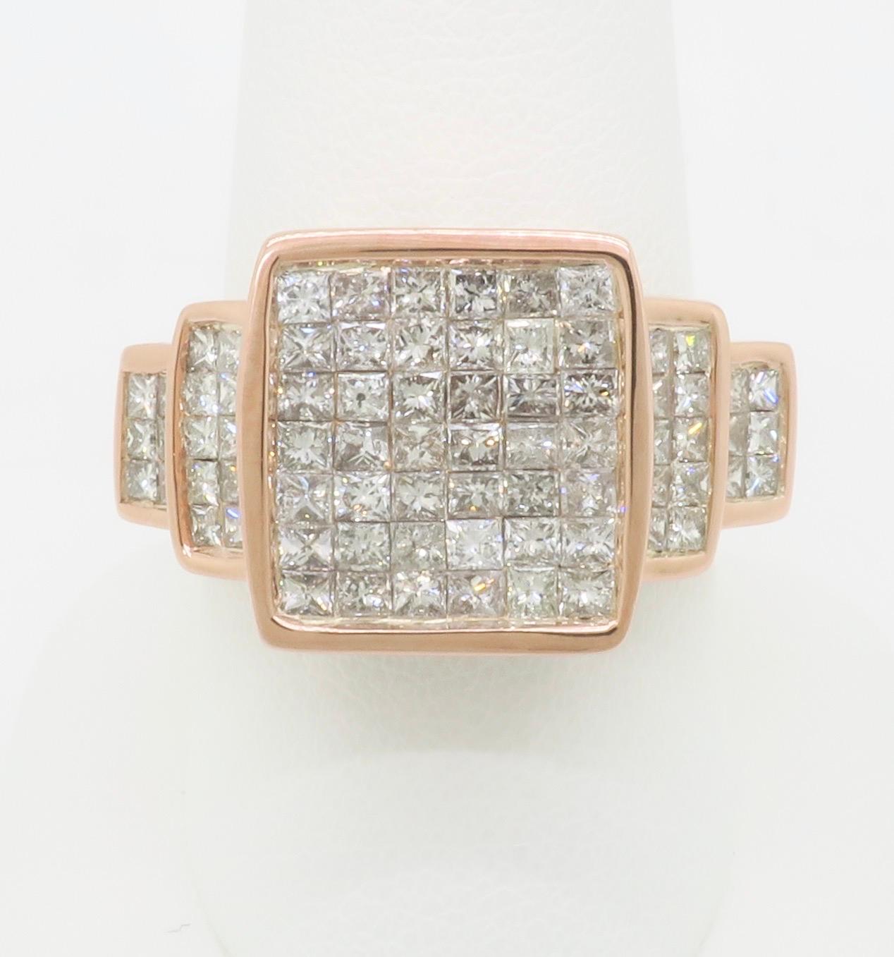 Taille princesse Bague en or rose à sertissage invisible de diamants taille princesse en vente