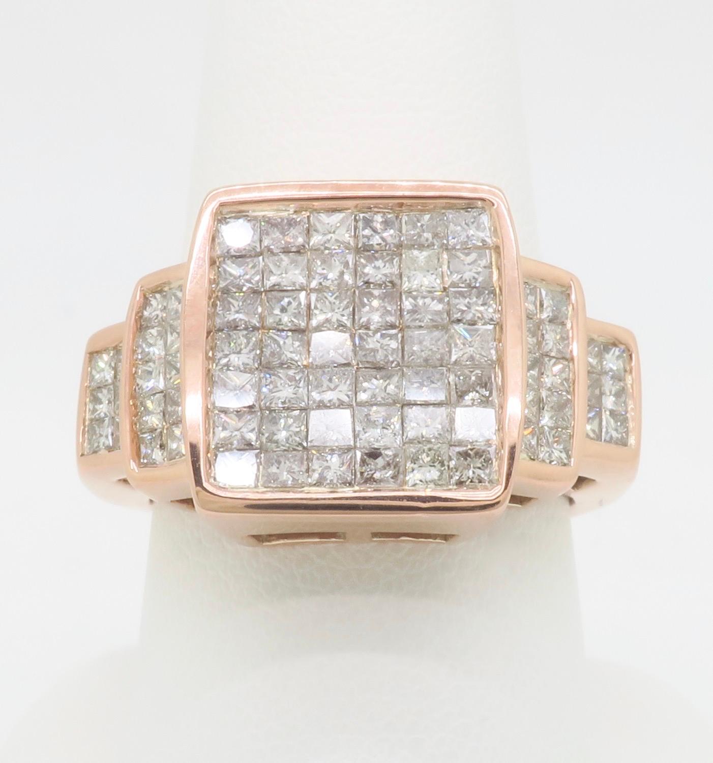 Bague en or rose à sertissage invisible de diamants taille princesse Neuf - En vente à Webster, NY