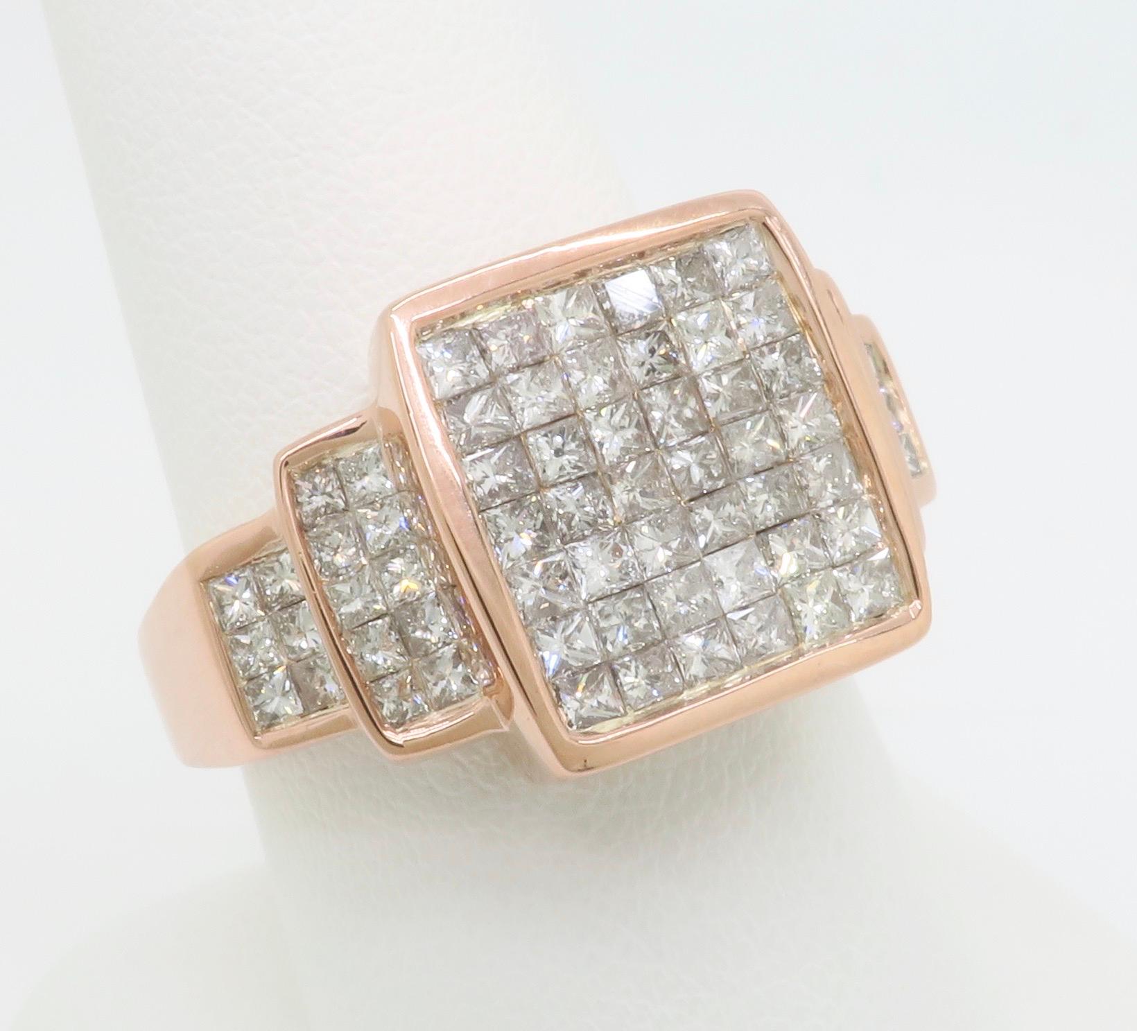 Bague en or rose à sertissage invisible de diamants taille princesse en vente 1