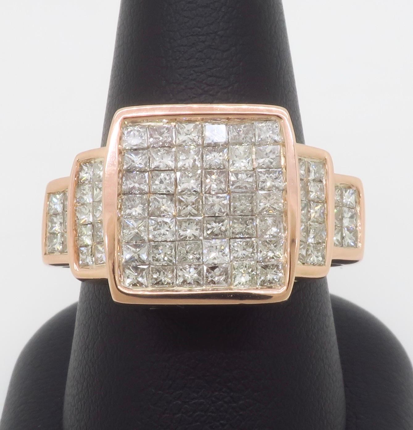 Bague en or rose à sertissage invisible de diamants taille princesse en vente 2