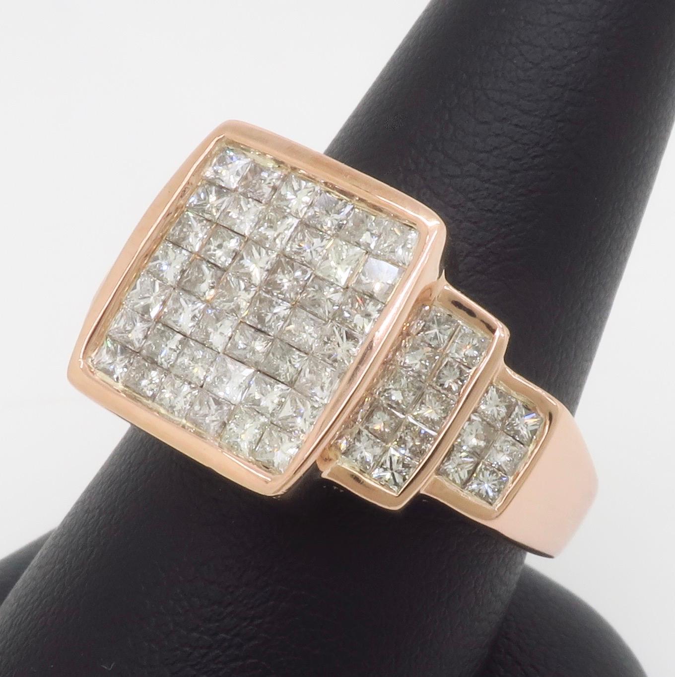 Bague en or rose à sertissage invisible de diamants taille princesse en vente 3