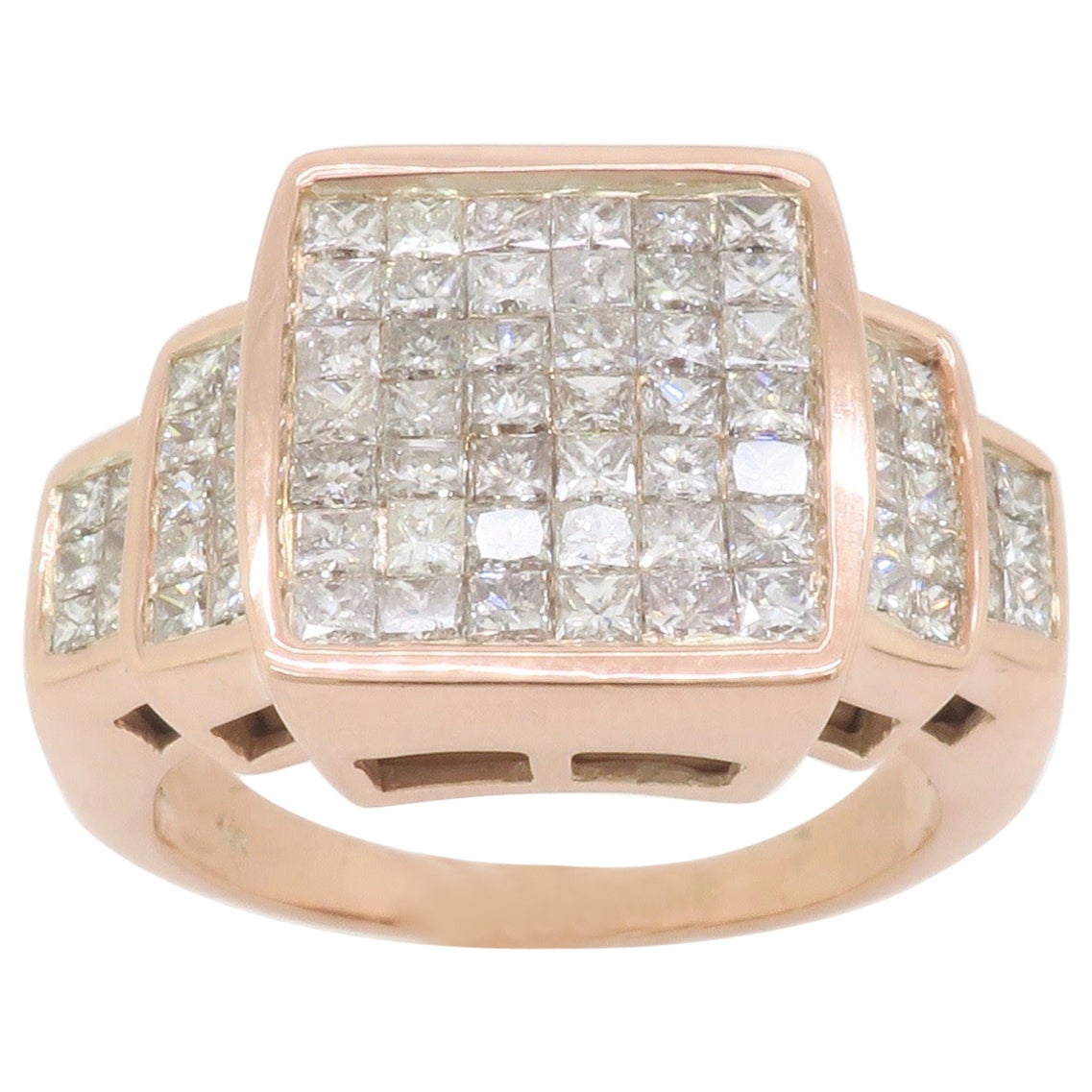 Anillo de diamantes talla princesa en engaste invisible de oro rosa en venta