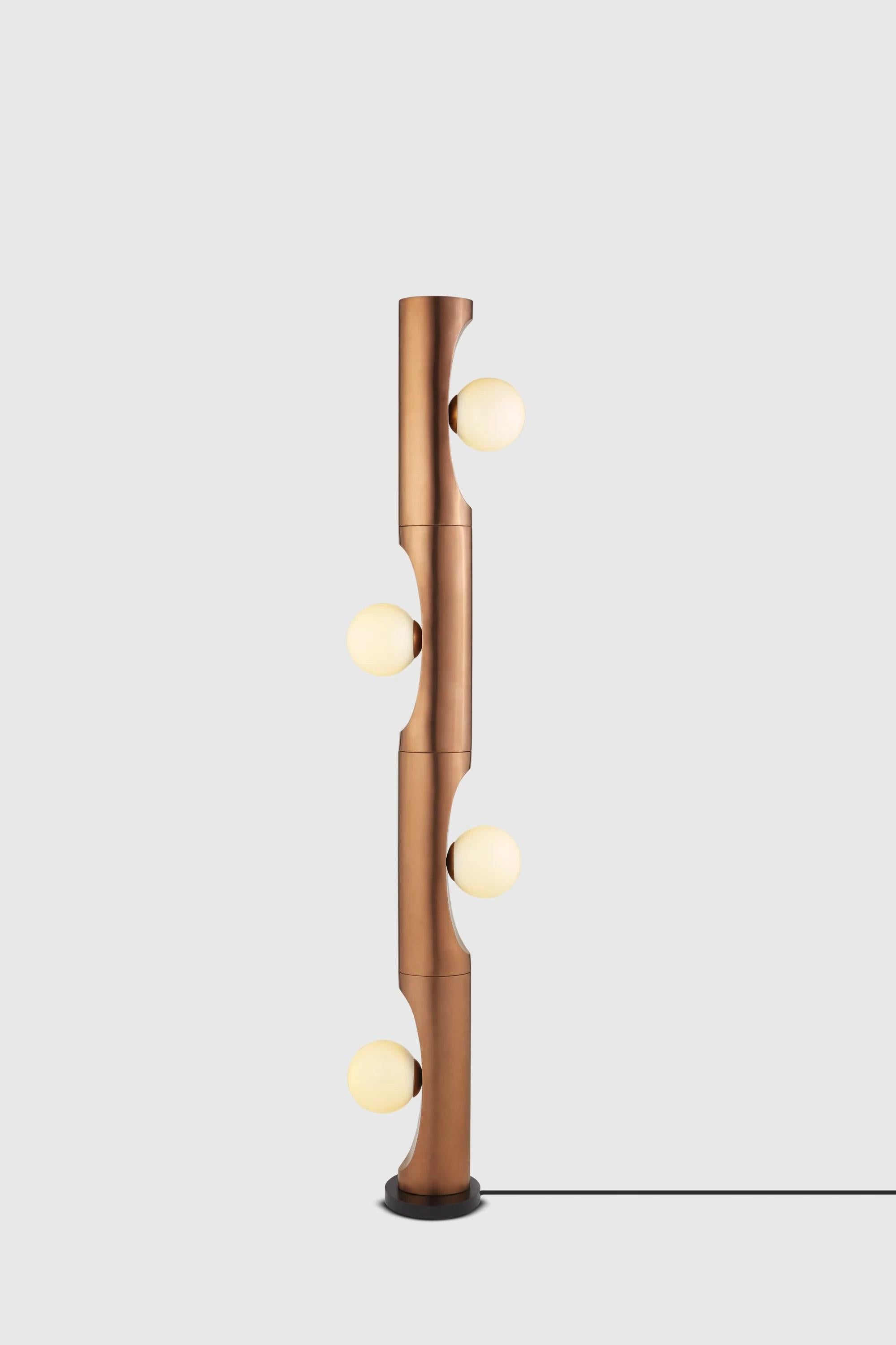 Lámpara de pie Rose Gold Notch by Hatsu Indio en venta