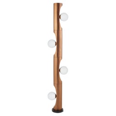 Lampadaire Notch en or rose par Hatsu