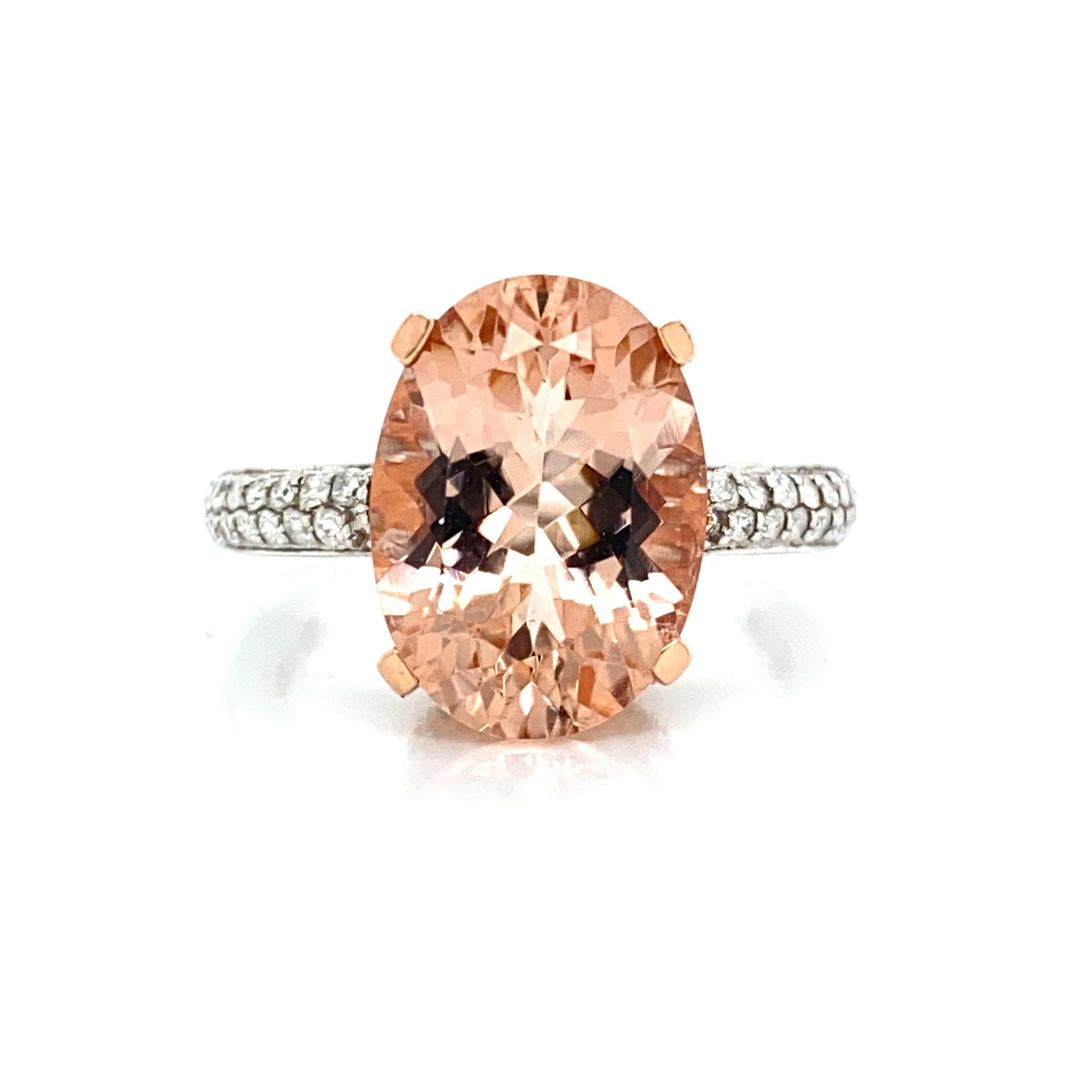 Contemporary Rose Gold Oval 5.51 Ct Morganite and Diamond Royal Ring For Sale