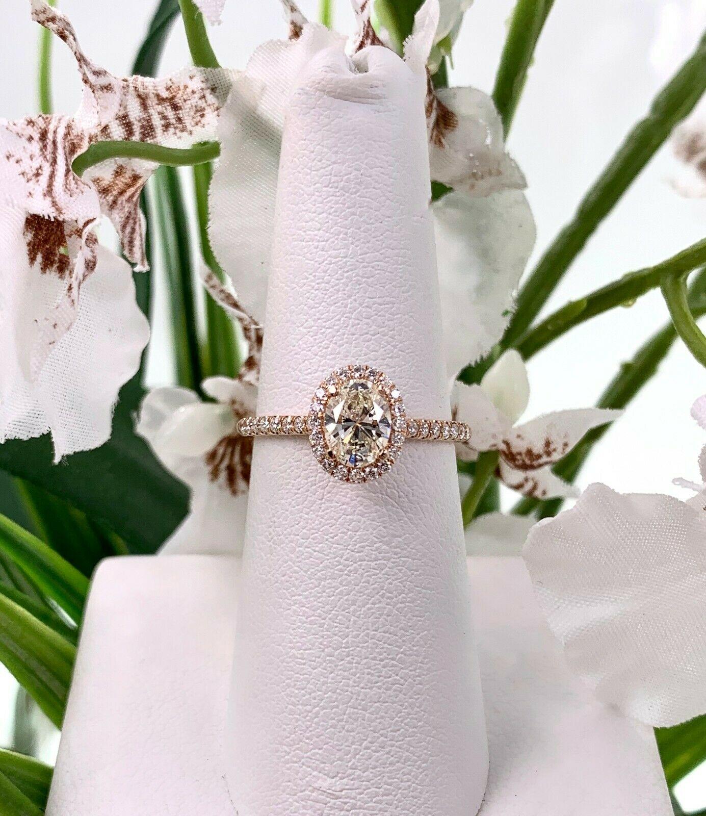 Rose Gold Oval Diamond Halo Engagement Ring 1.04 Carat GIA In Excellent Condition In San Diego, CA