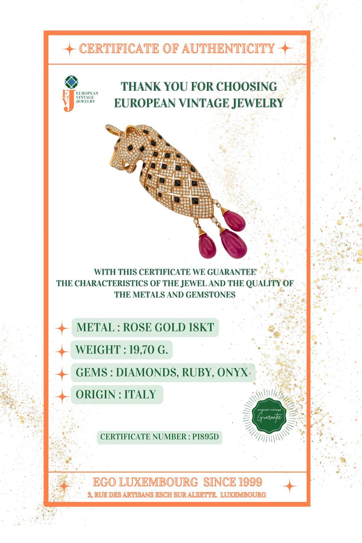 Rose Gold Panthere Pendant with Diamonds, Onyx and Rubies For Sale 6