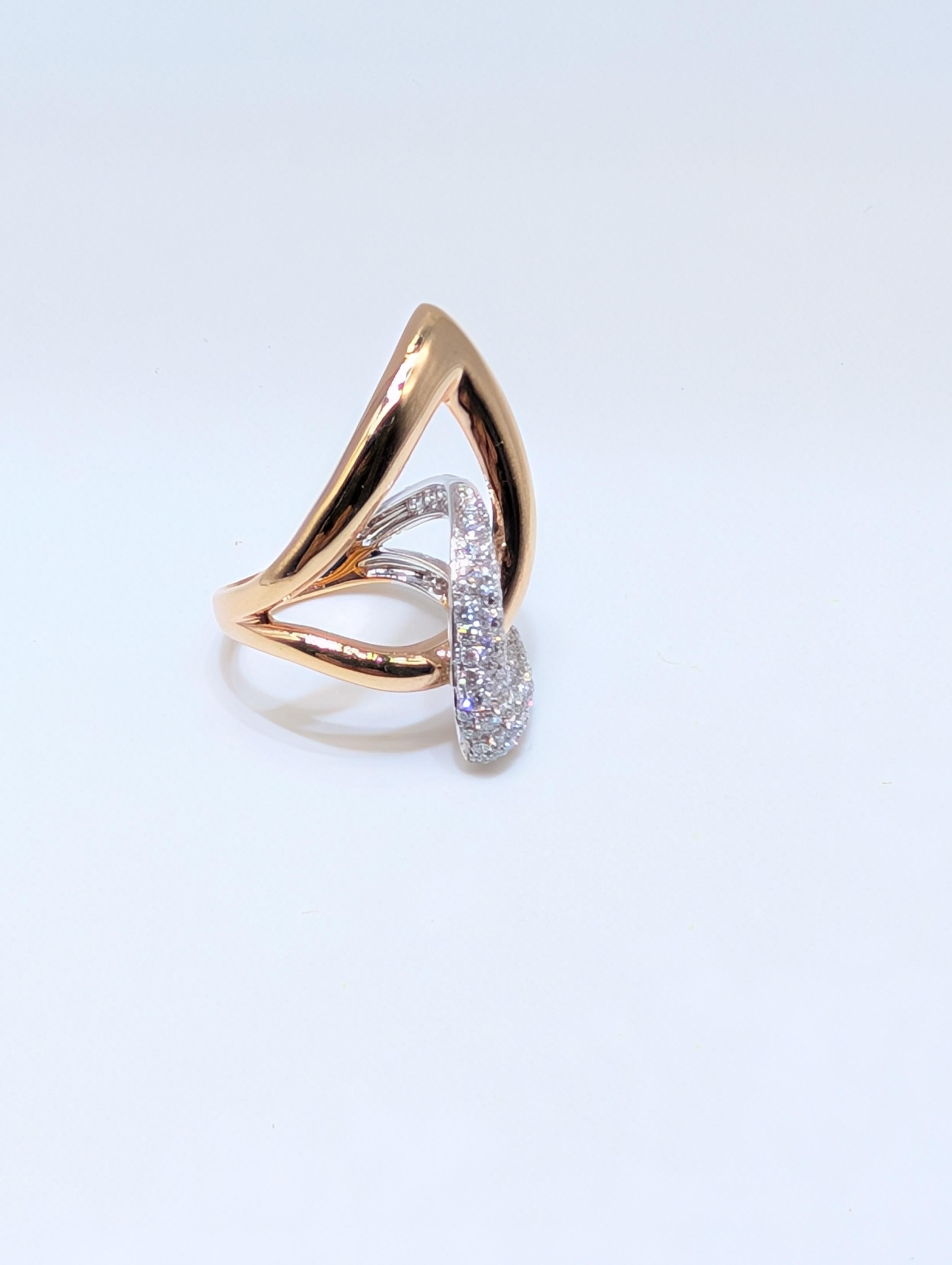 Women's Rose Gold Pave Set Diamond Cocktail Fashion Ring For Sale