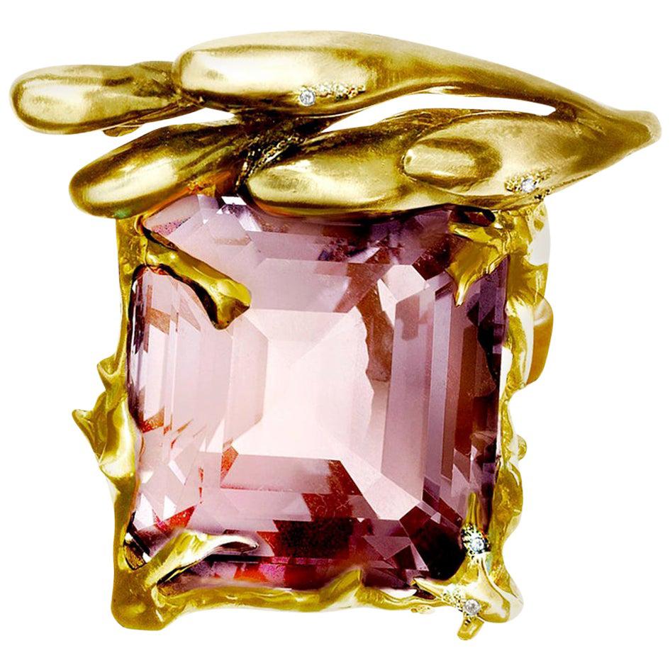 Collier pendentif en or rose de l'artiste avec kunzite rose et diamants en vente