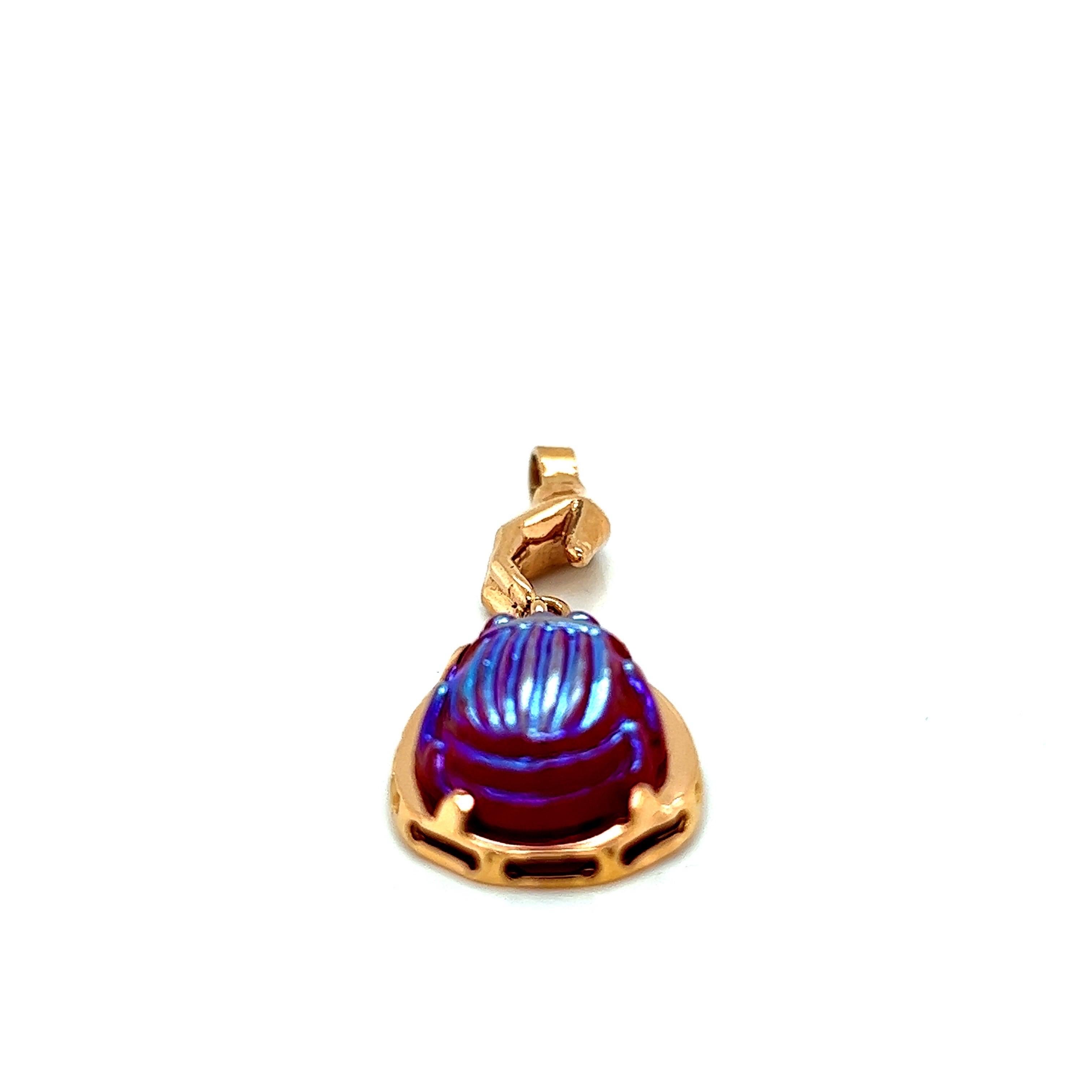 Pendentif en or rose avec un scarabée en verre Tiffany rouge irisé vintage piqué à la main en vente 4