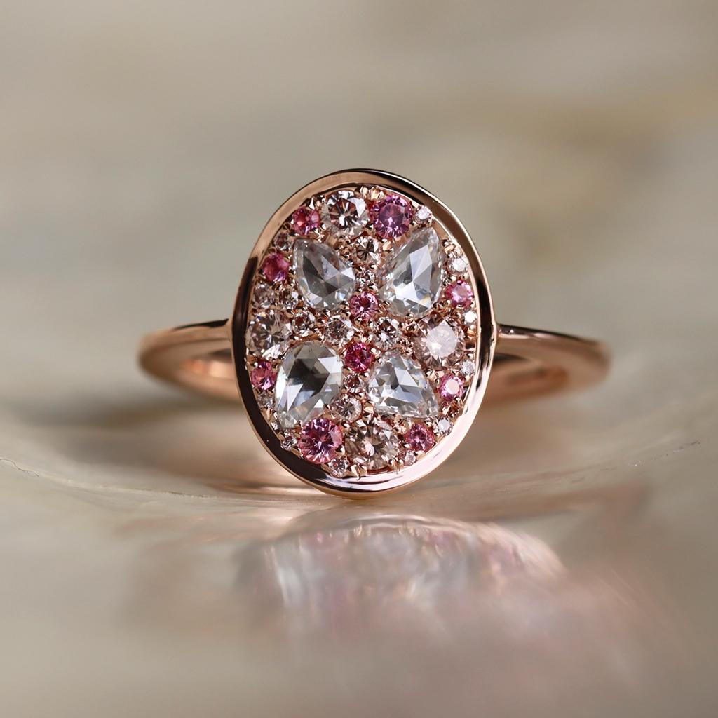 Taille rose Bague en or rose avec diamant rose taille rose et spinelle rose intense pavé de diamants en vente