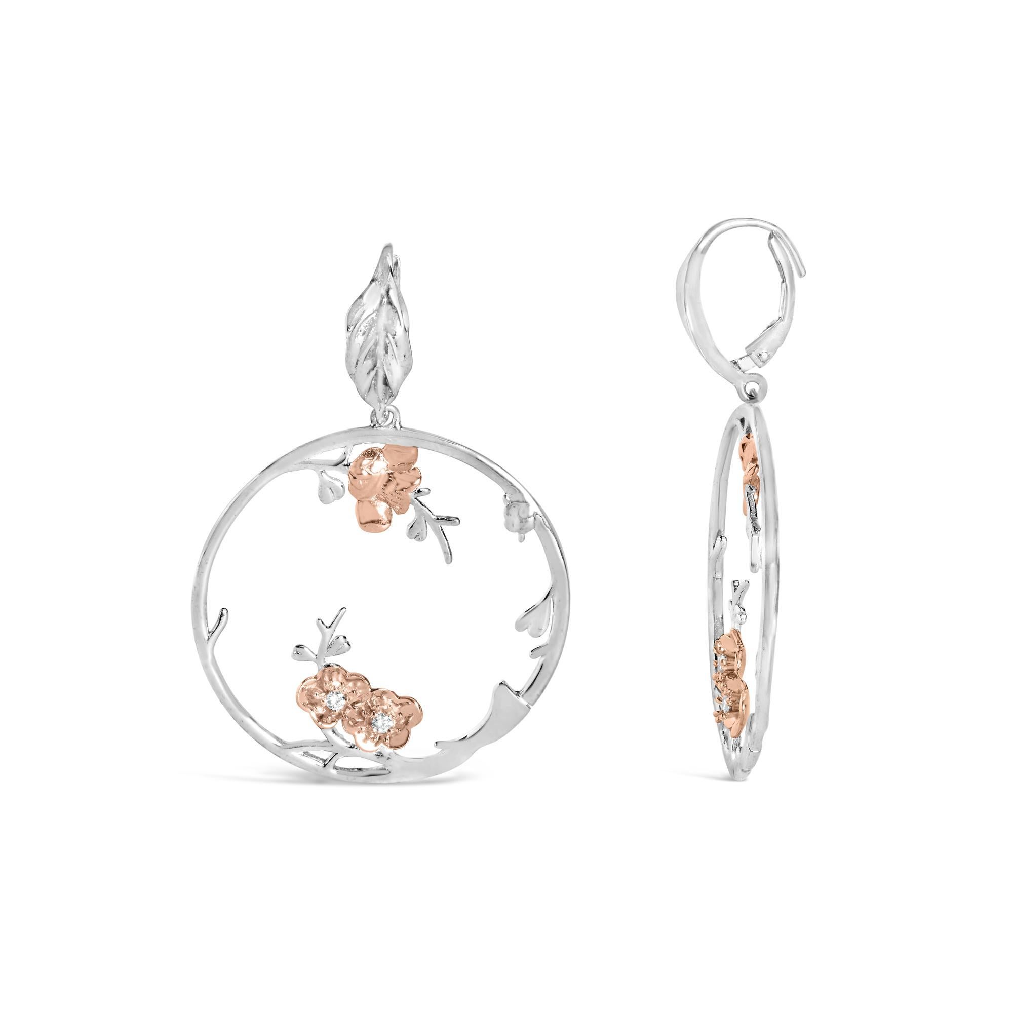 Moderno Orecchini a cerchio floreali in argento 925 placcati in oro rosa con diamanti da 1/10 cttw in vendita